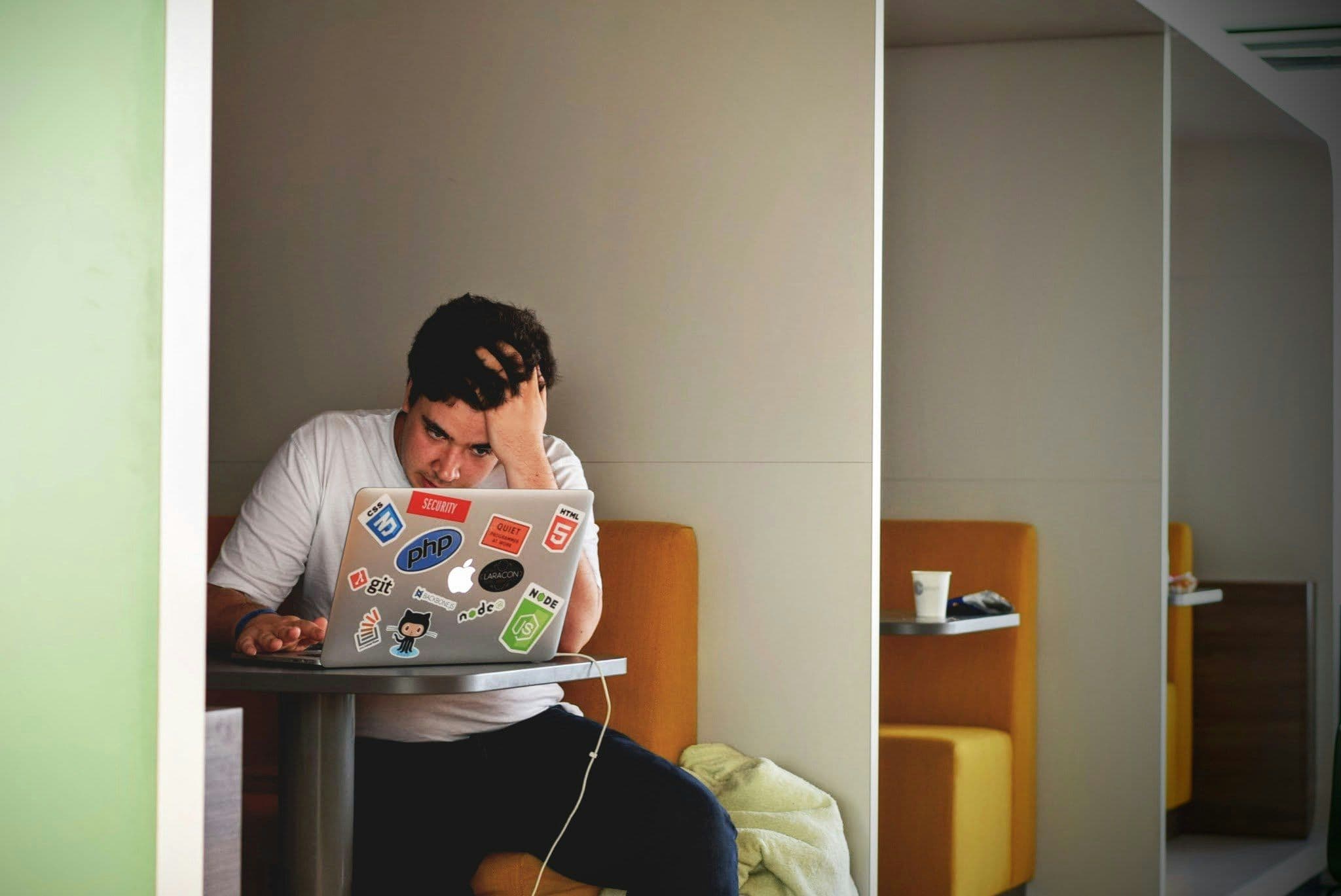 Pros & Cons Of Booking Flights Through Travel Portals