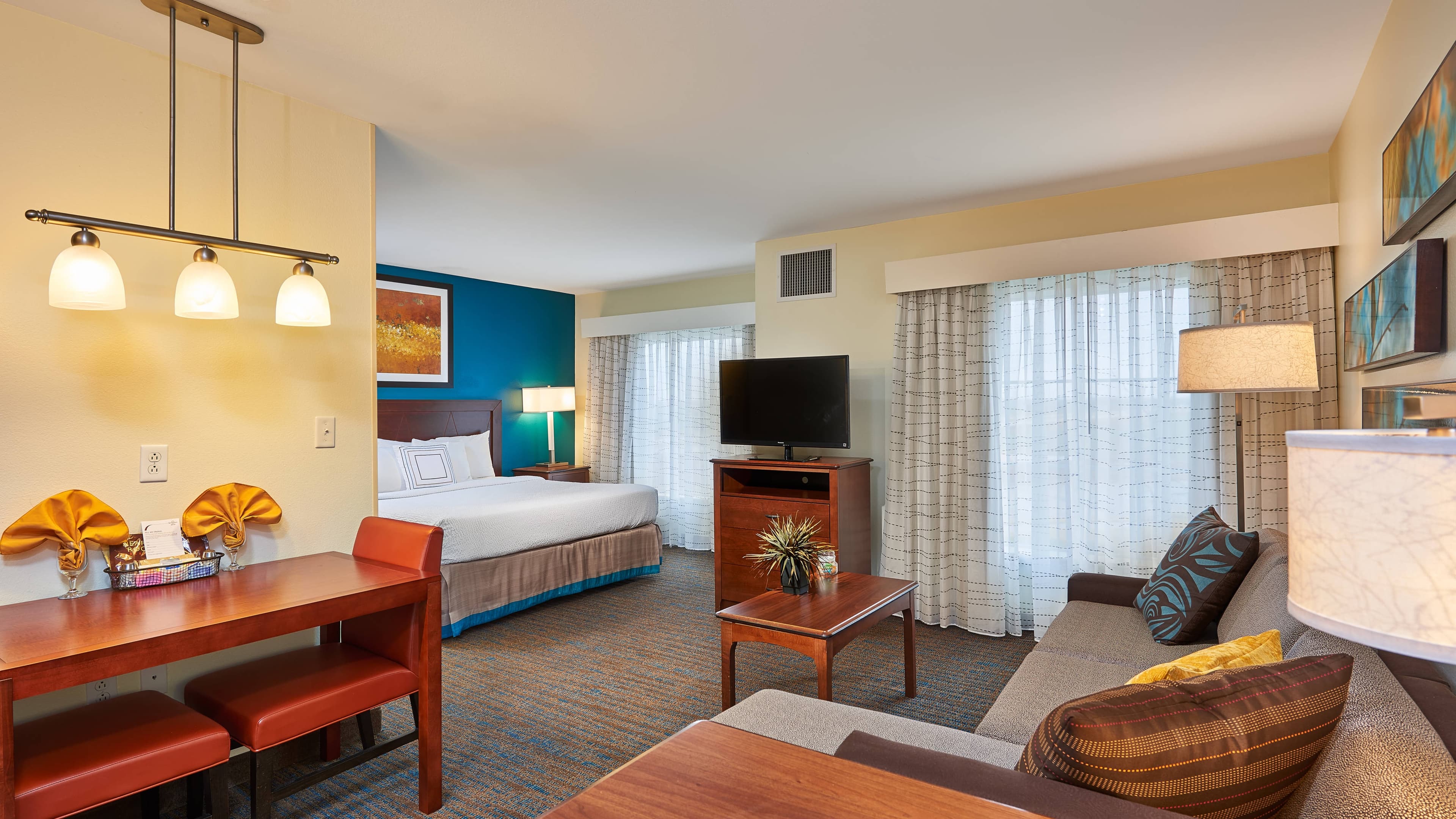 King Studio Suite - Image 1