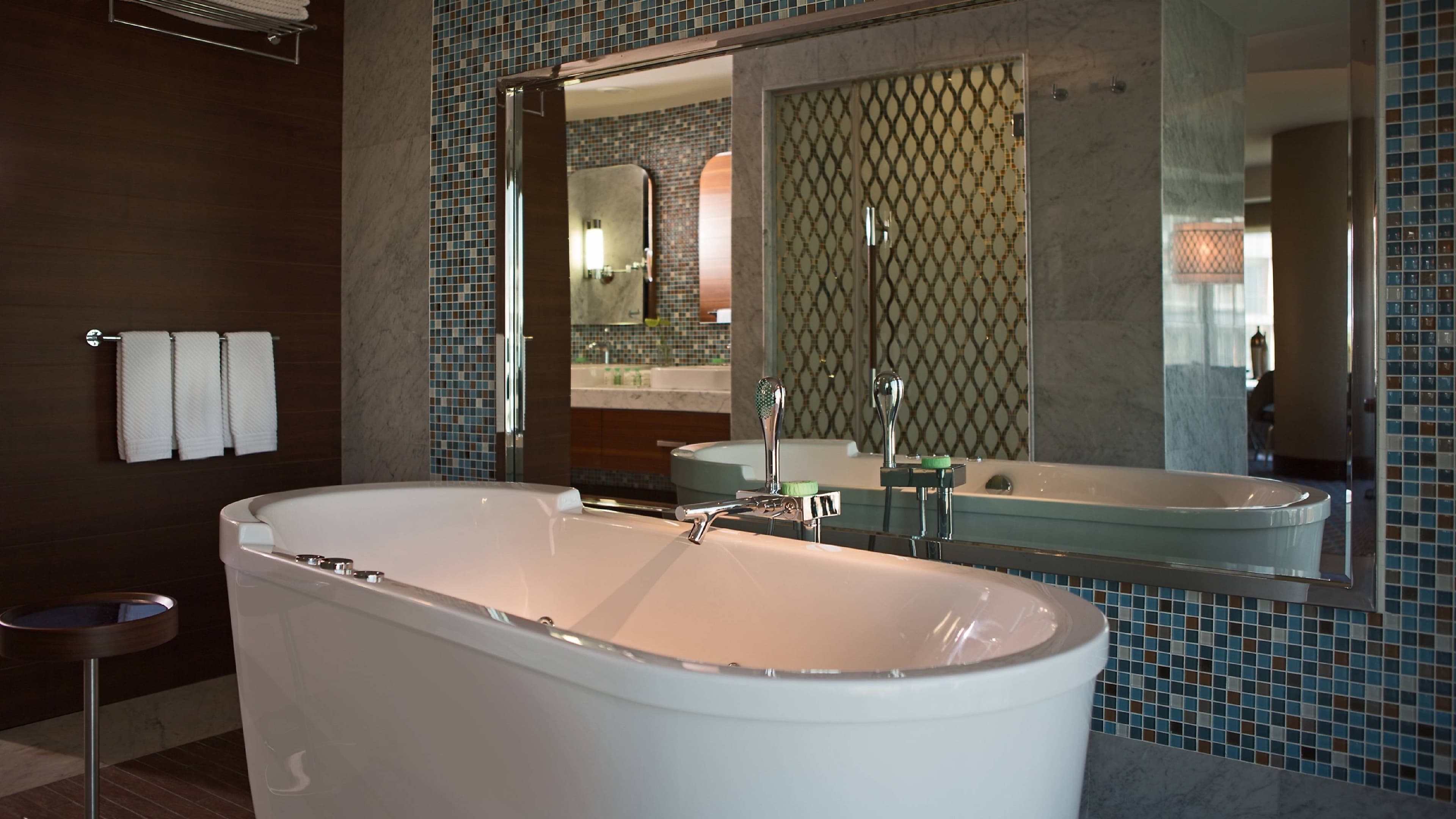 Renaissance Izmir Hotel — 14