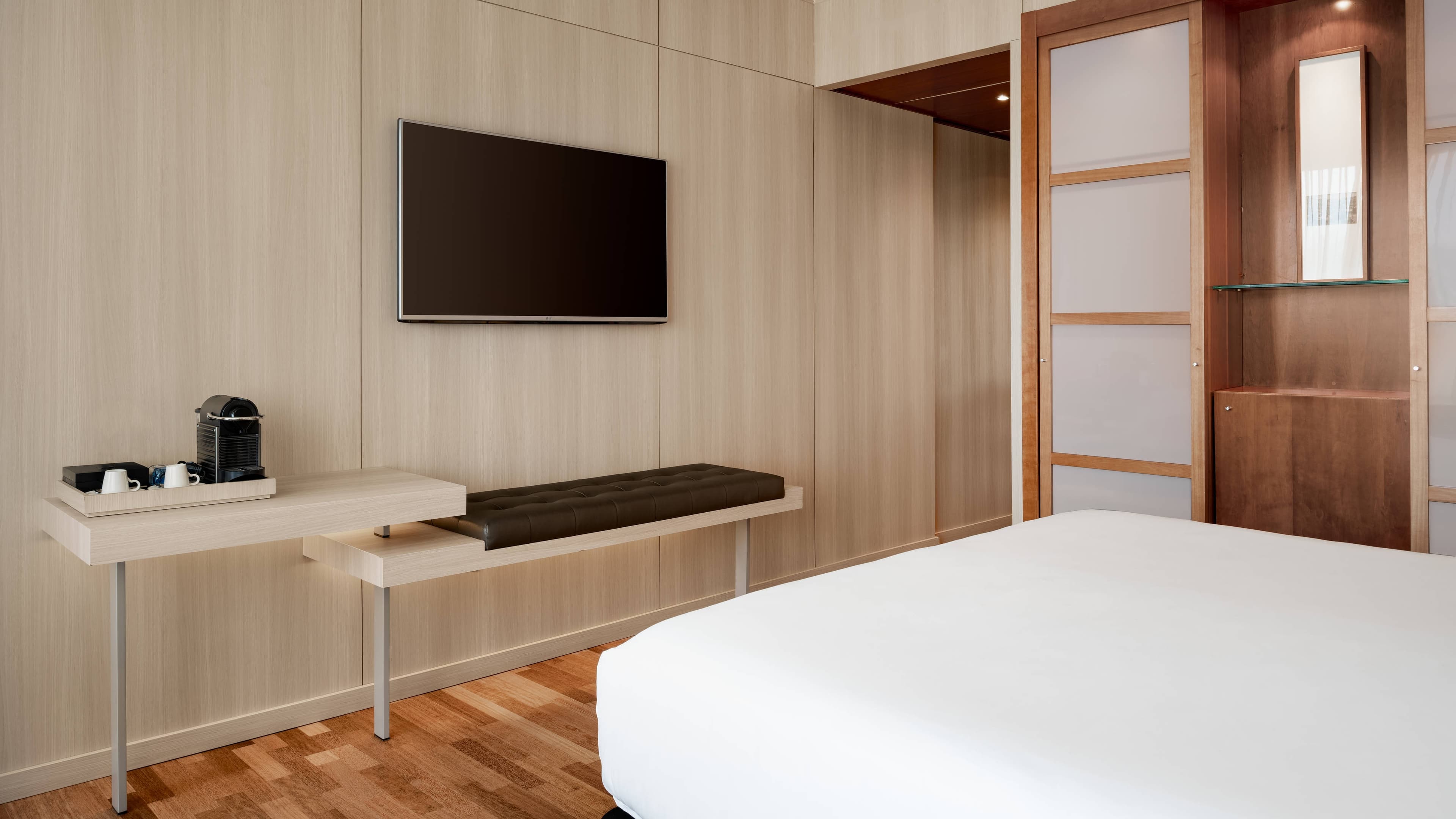 AC Hotel Malaga Palacio - Image 5