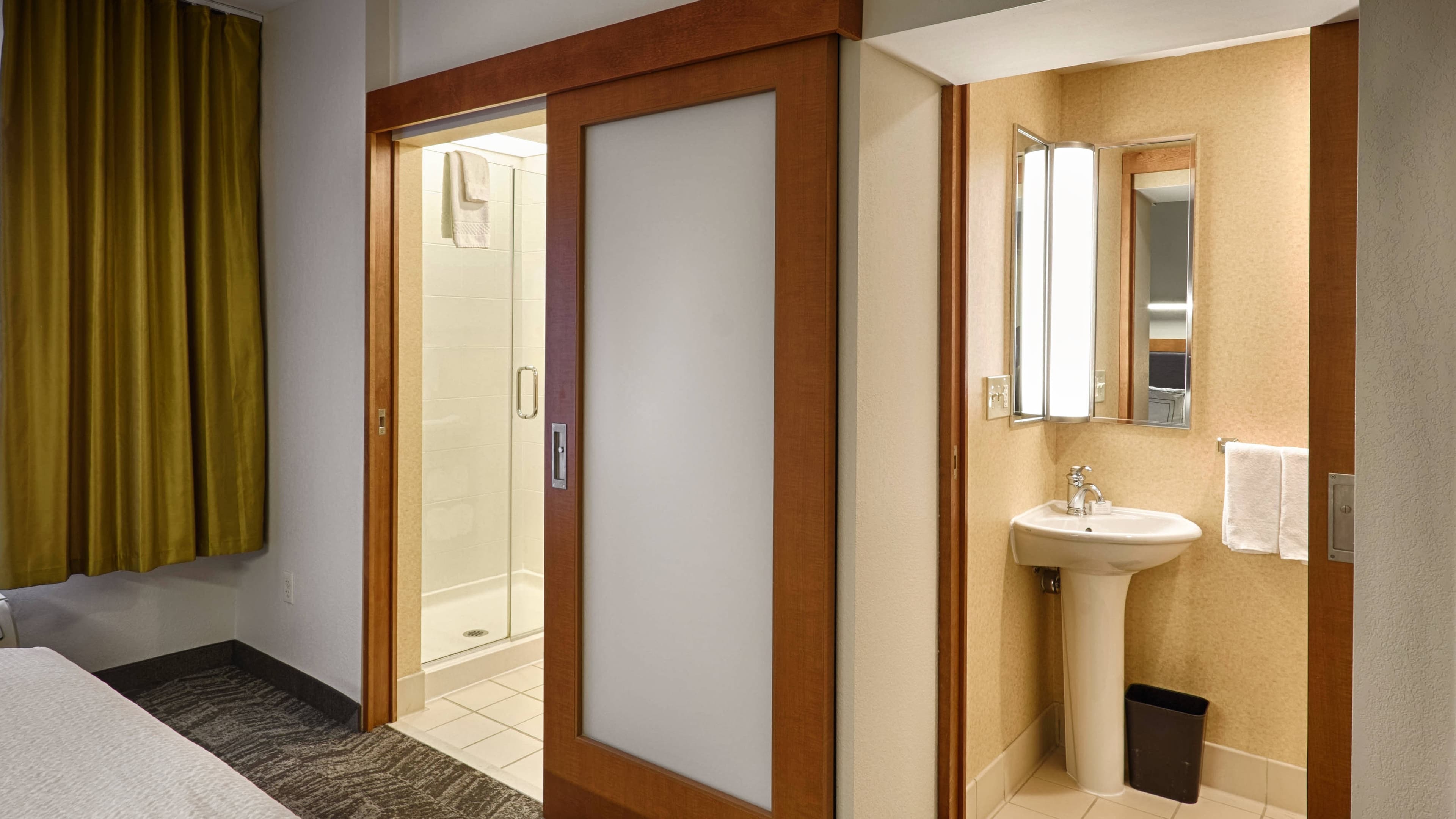 Suite - Image 2