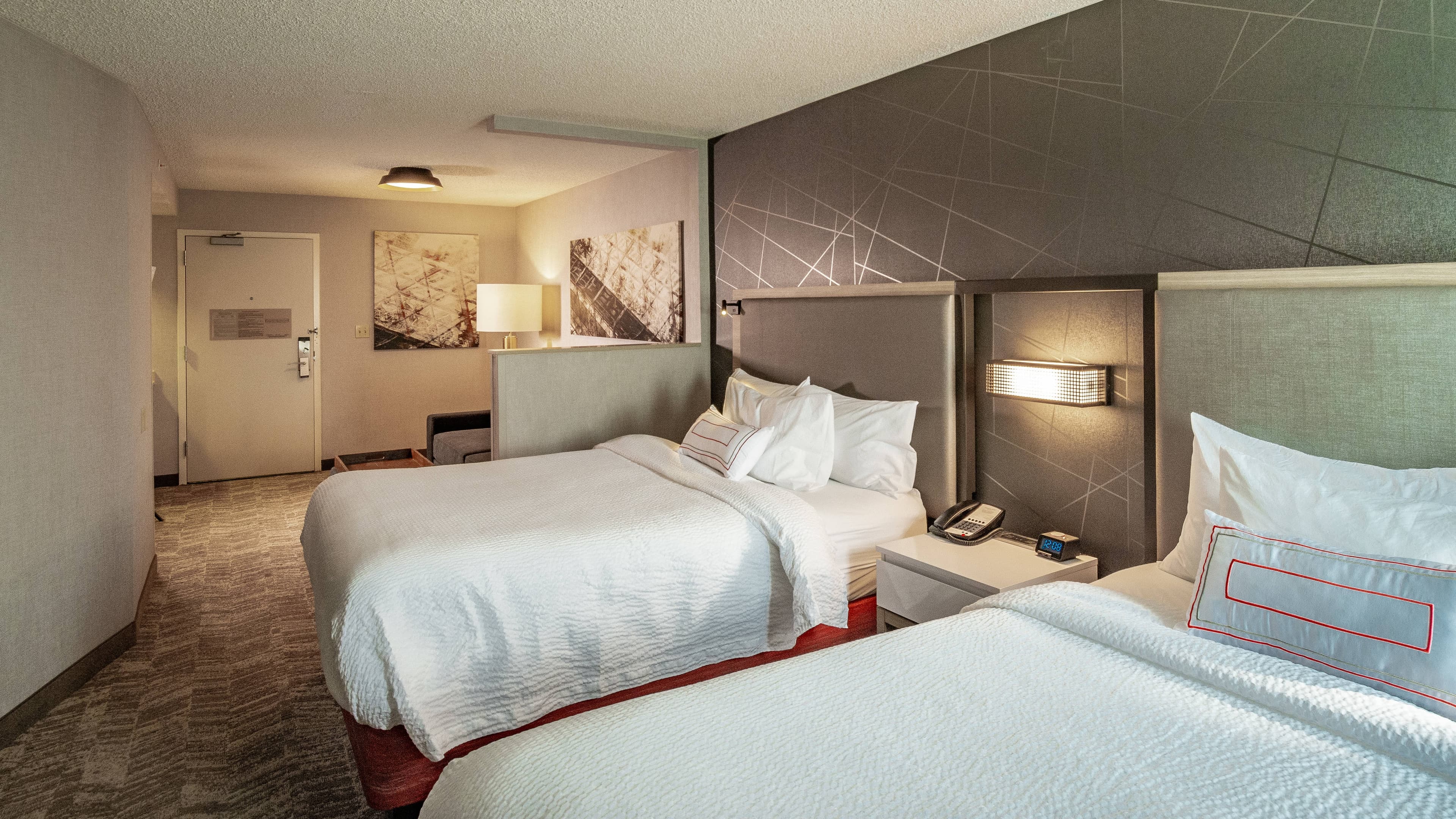 SpringHill Suites Anchorage Midtown - Image 4