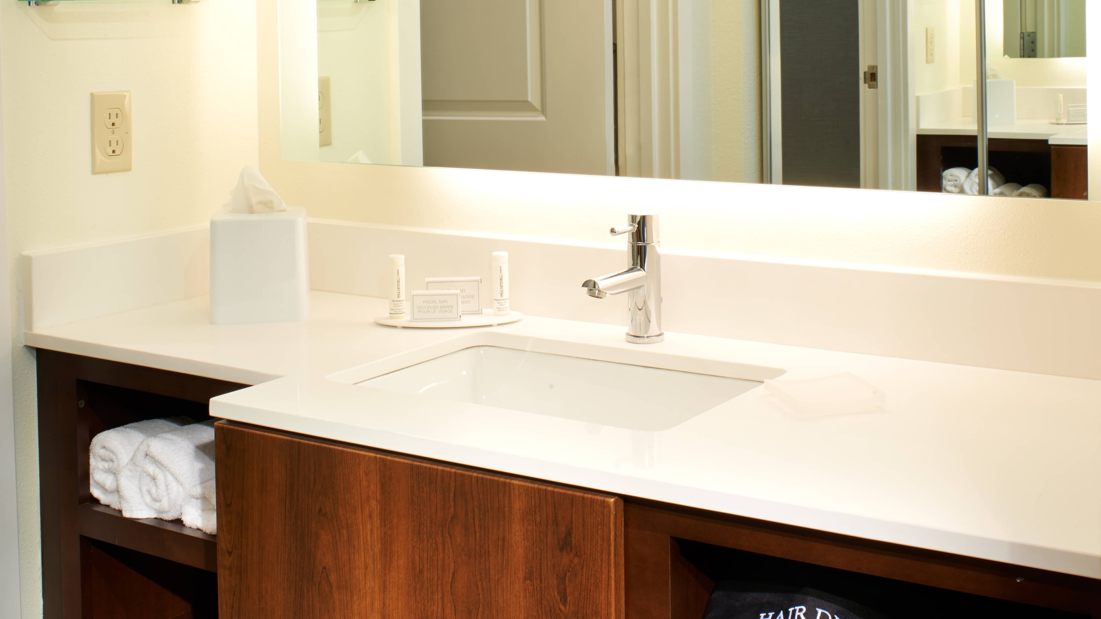 1 Bedroom Suite - Image 7