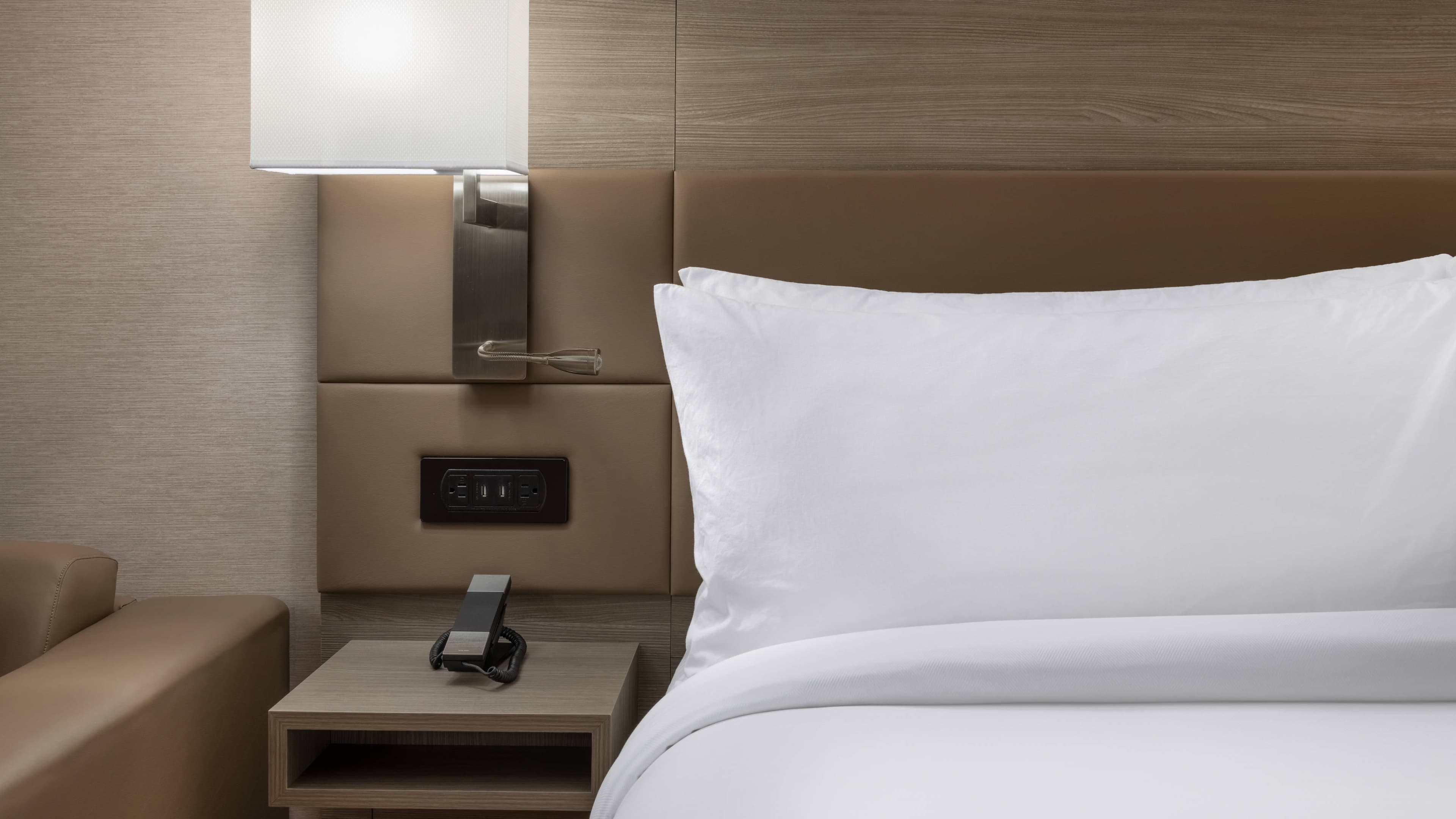 Holiday Inn Express & Suites Canton - Image 3