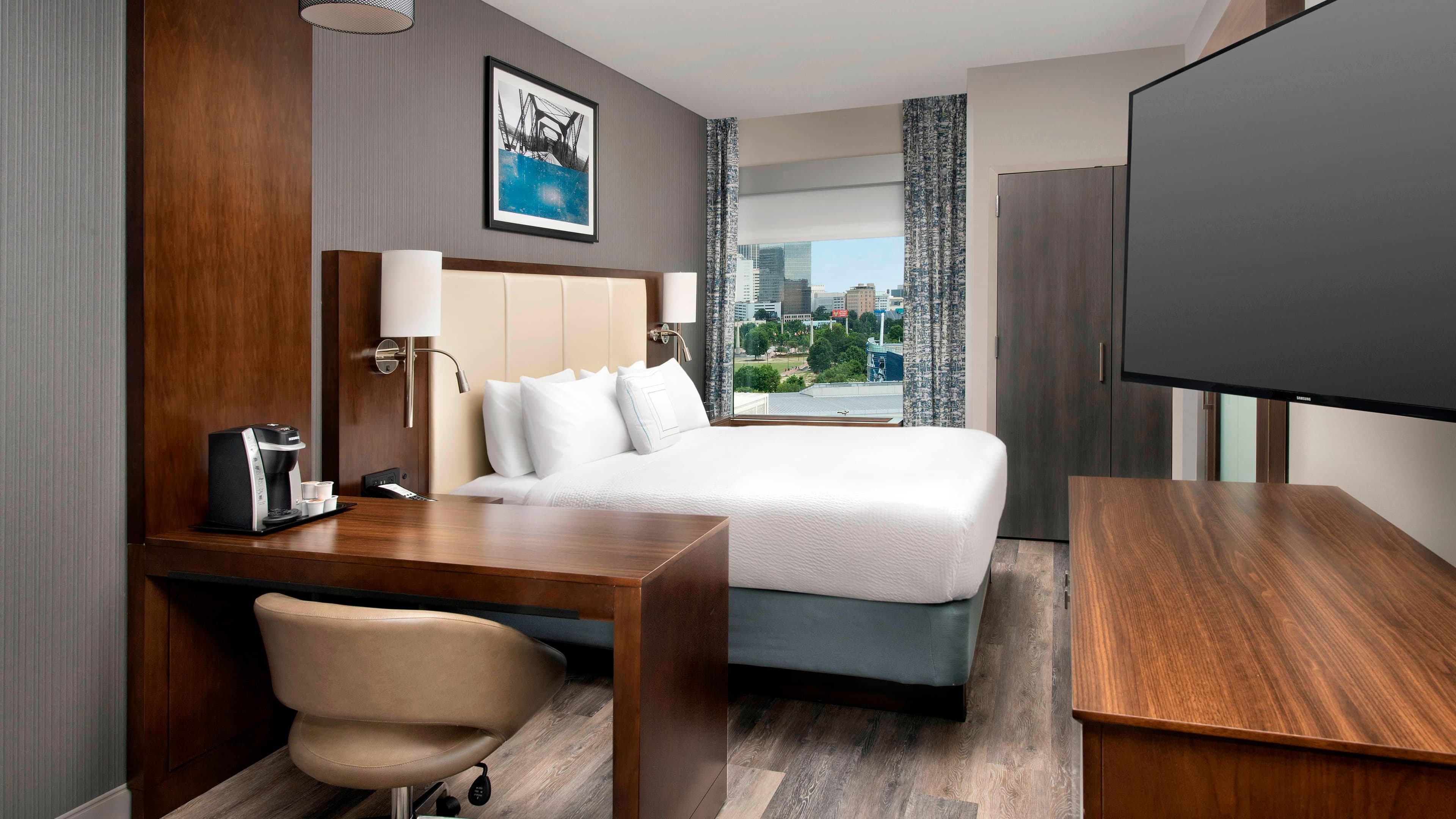 Suite - Image 1