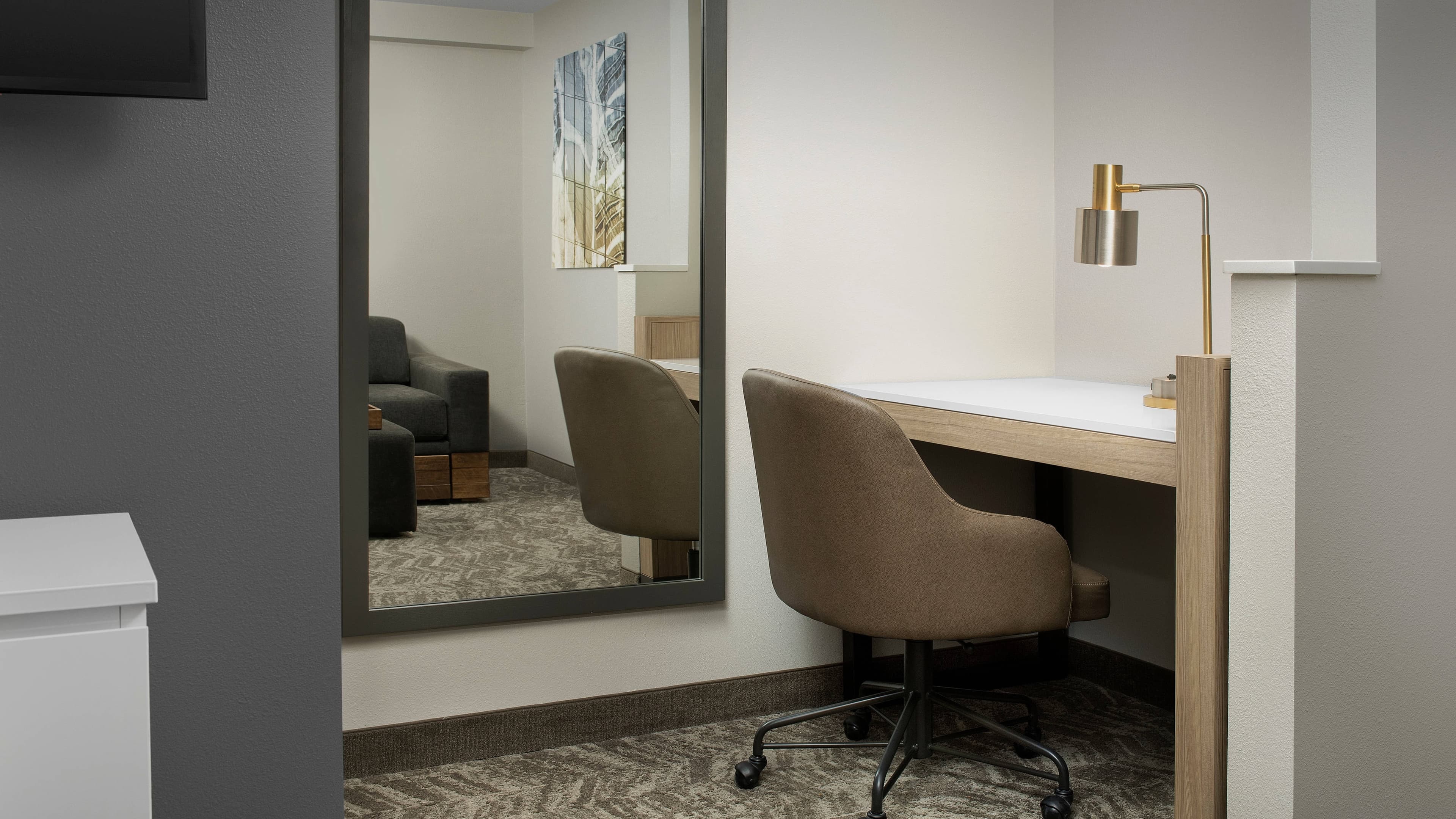 Suite - Image 2