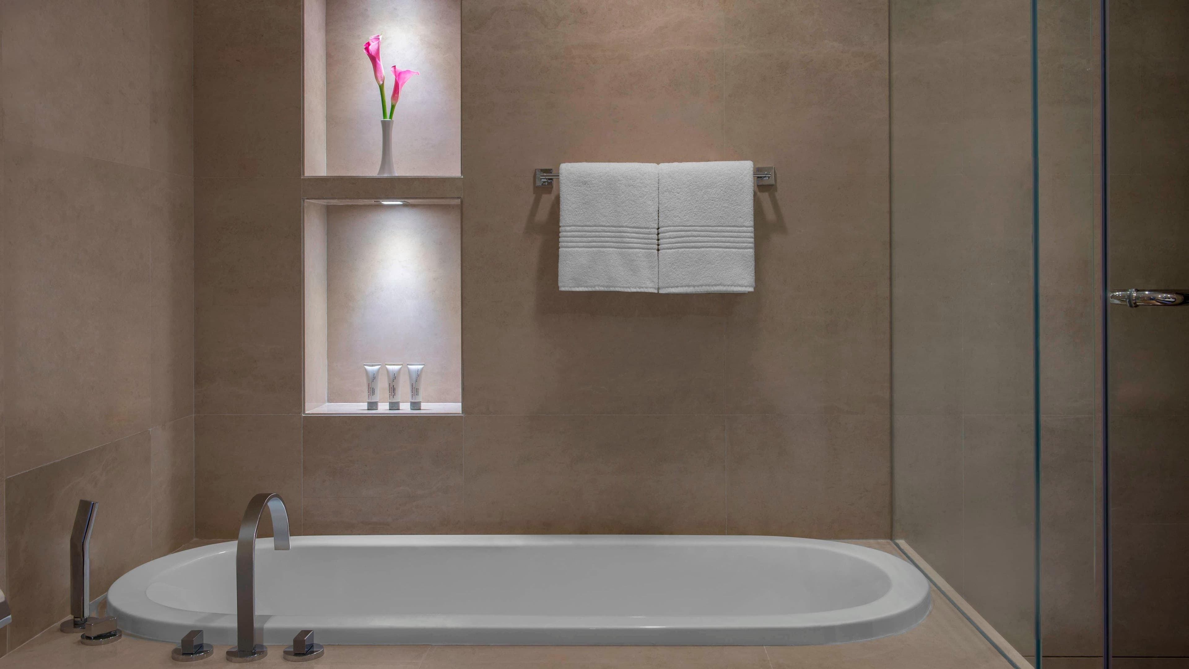 Corner City View - Image 3