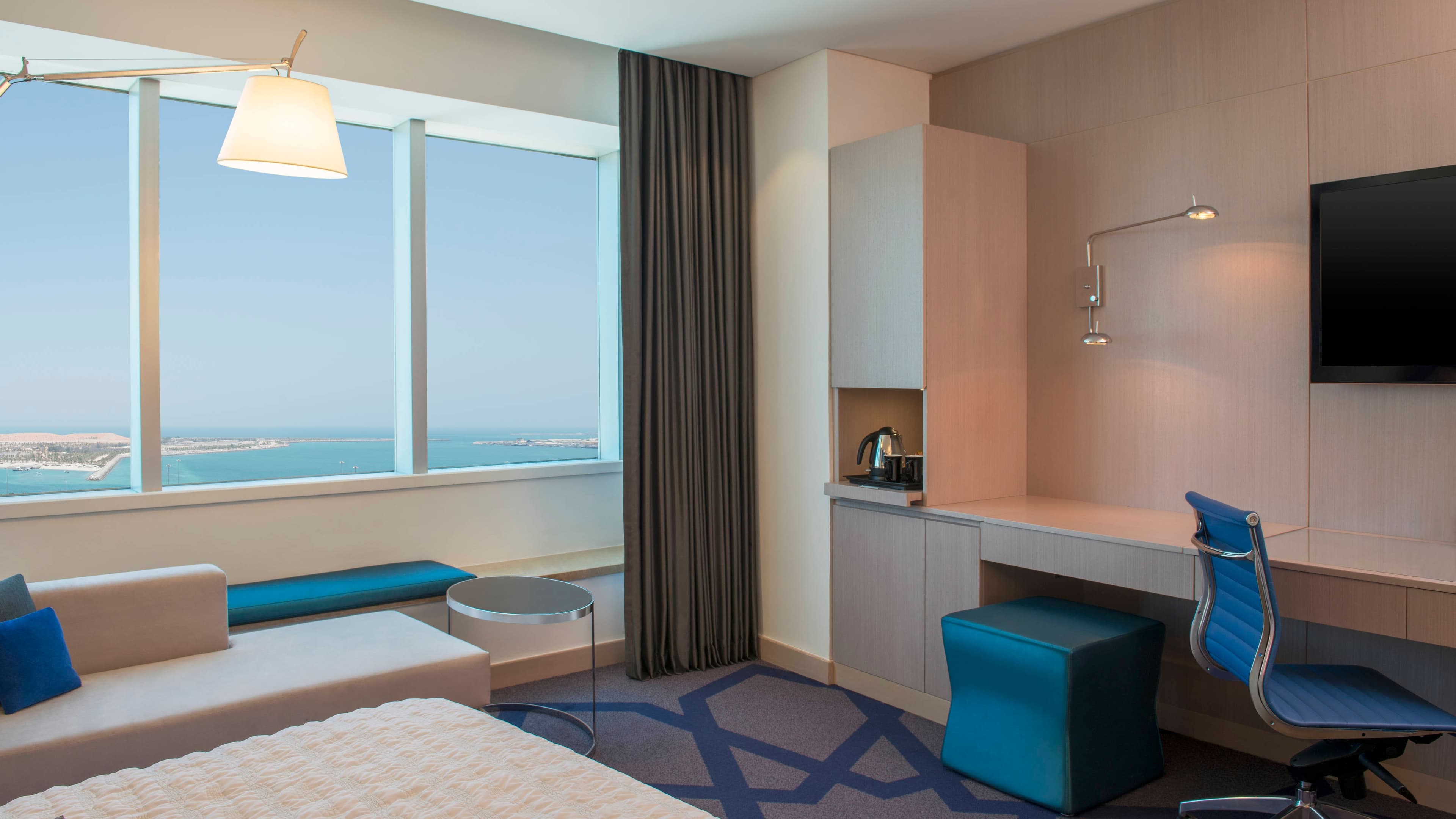 Corner City View - Image 2