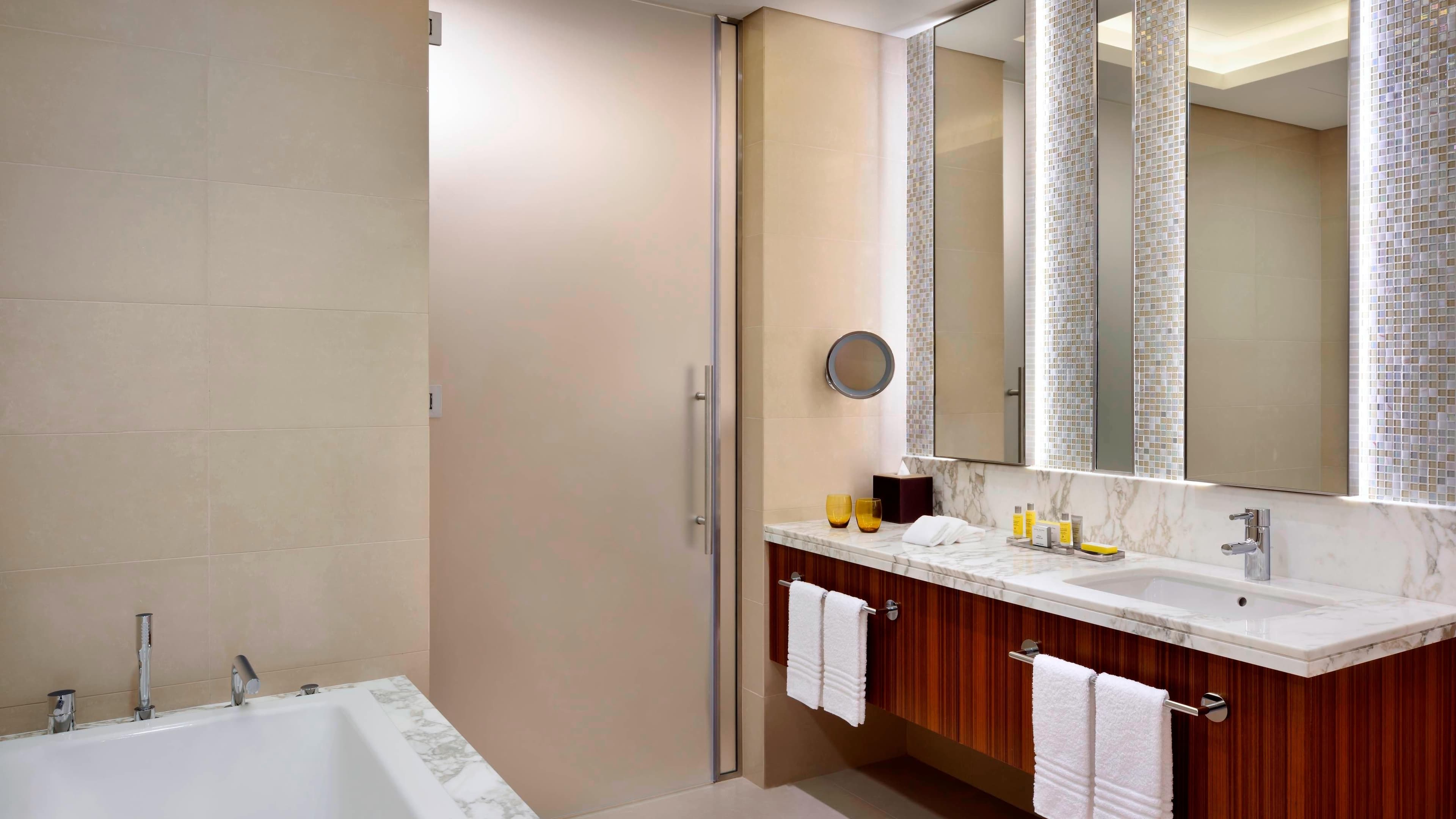 Marriott Hotel Downtown, Abu Dhabi - Image 4