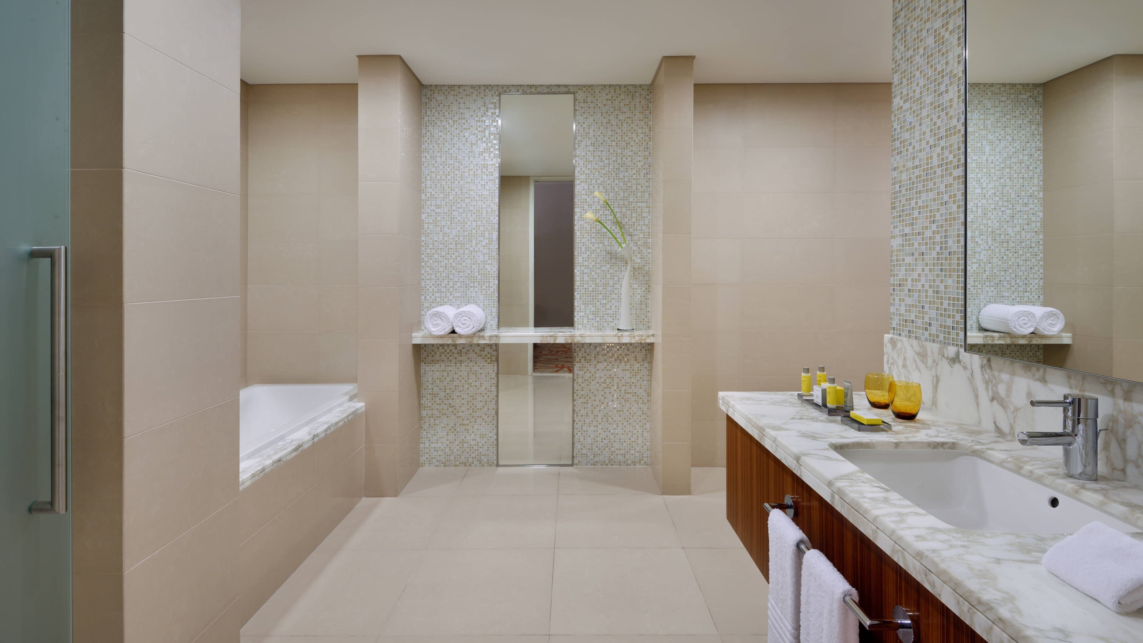 Marriott Hotel Downtown, Abu Dhabi — 12