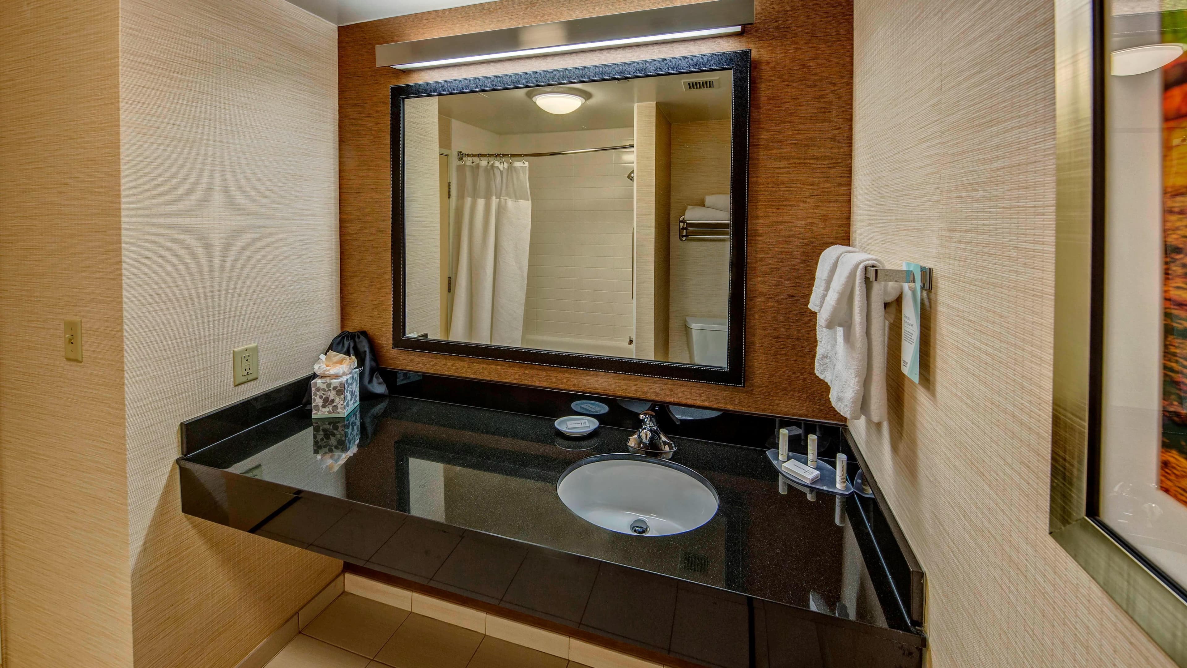 Fairfield Inn & Suites Austin Northwest/The Domain Area - Image 3
