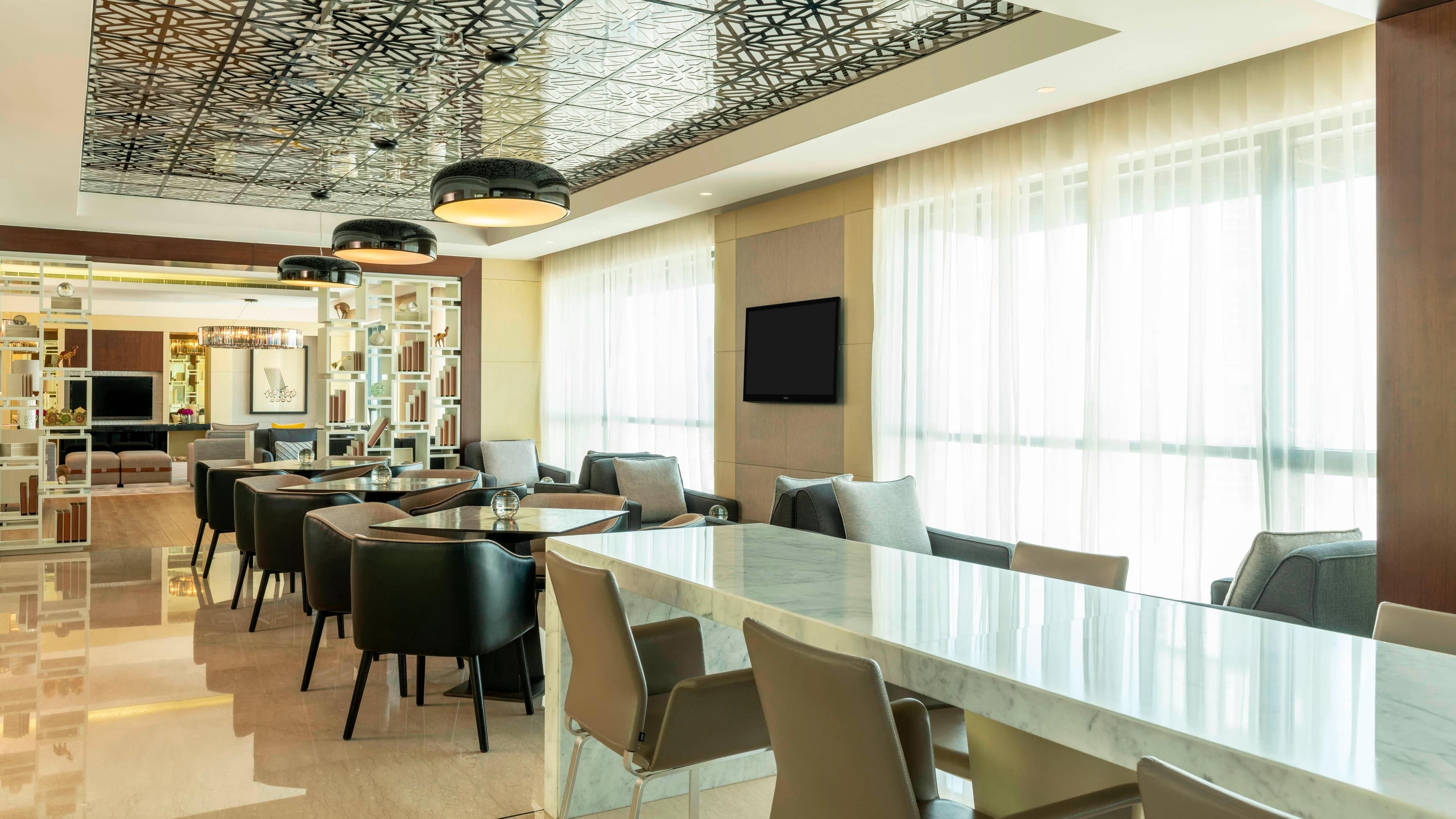Club Room - Image 5