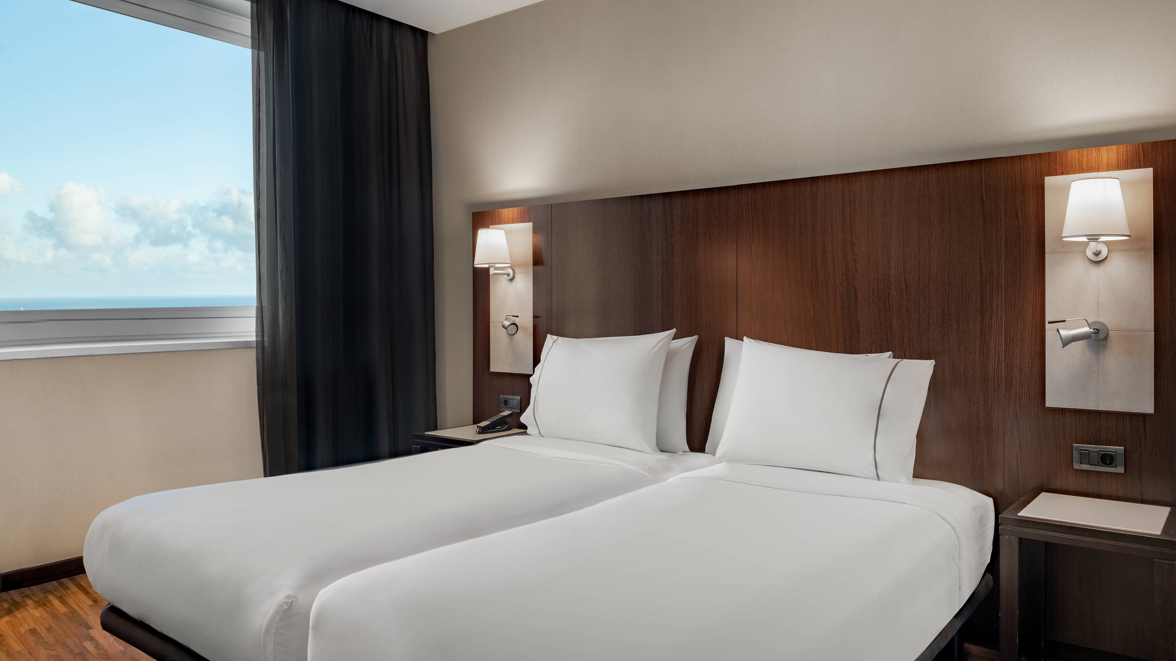 AC Hotel Barcelona Forum - Image 4