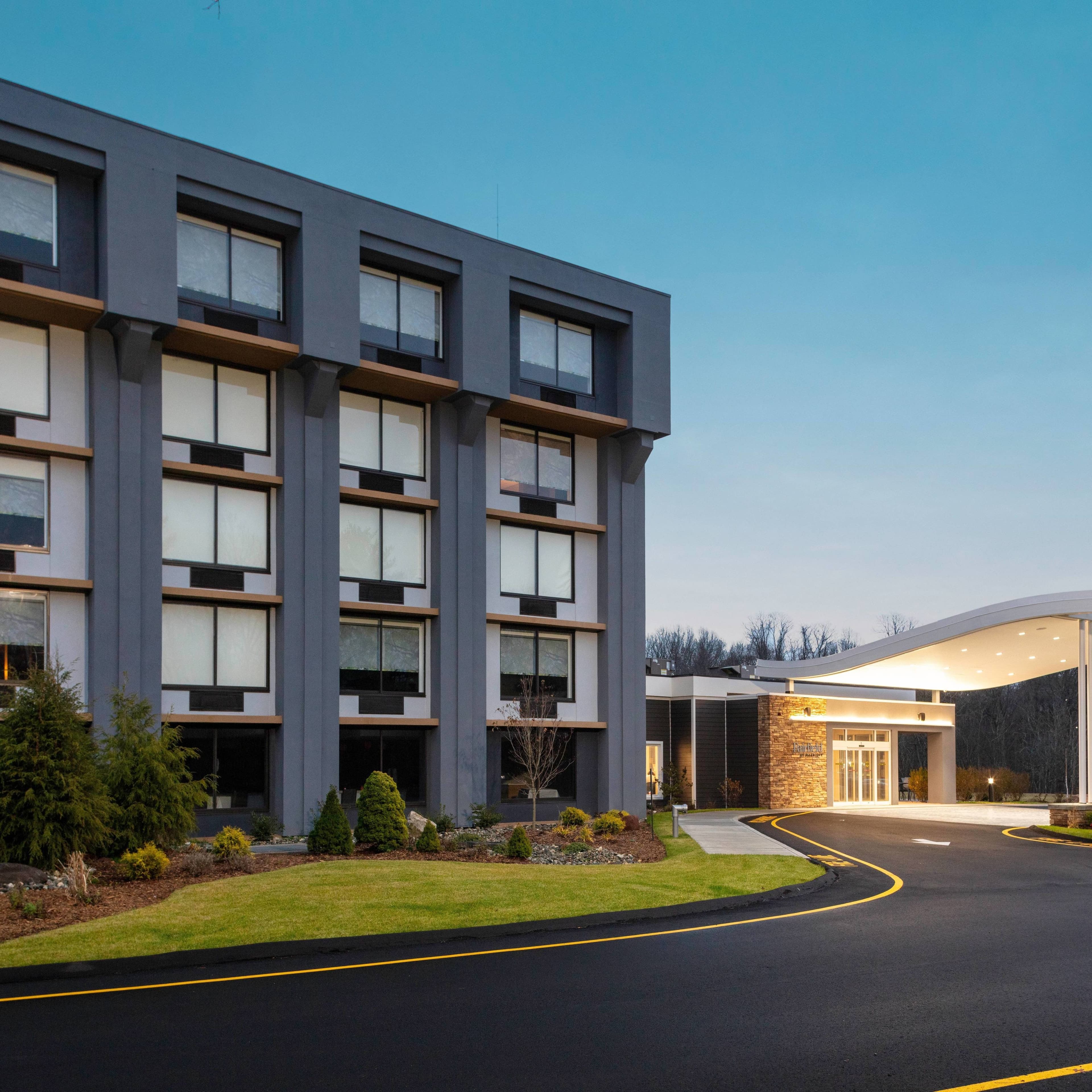 Fairfield Inn & Suites Springfield Enfield - Image 1