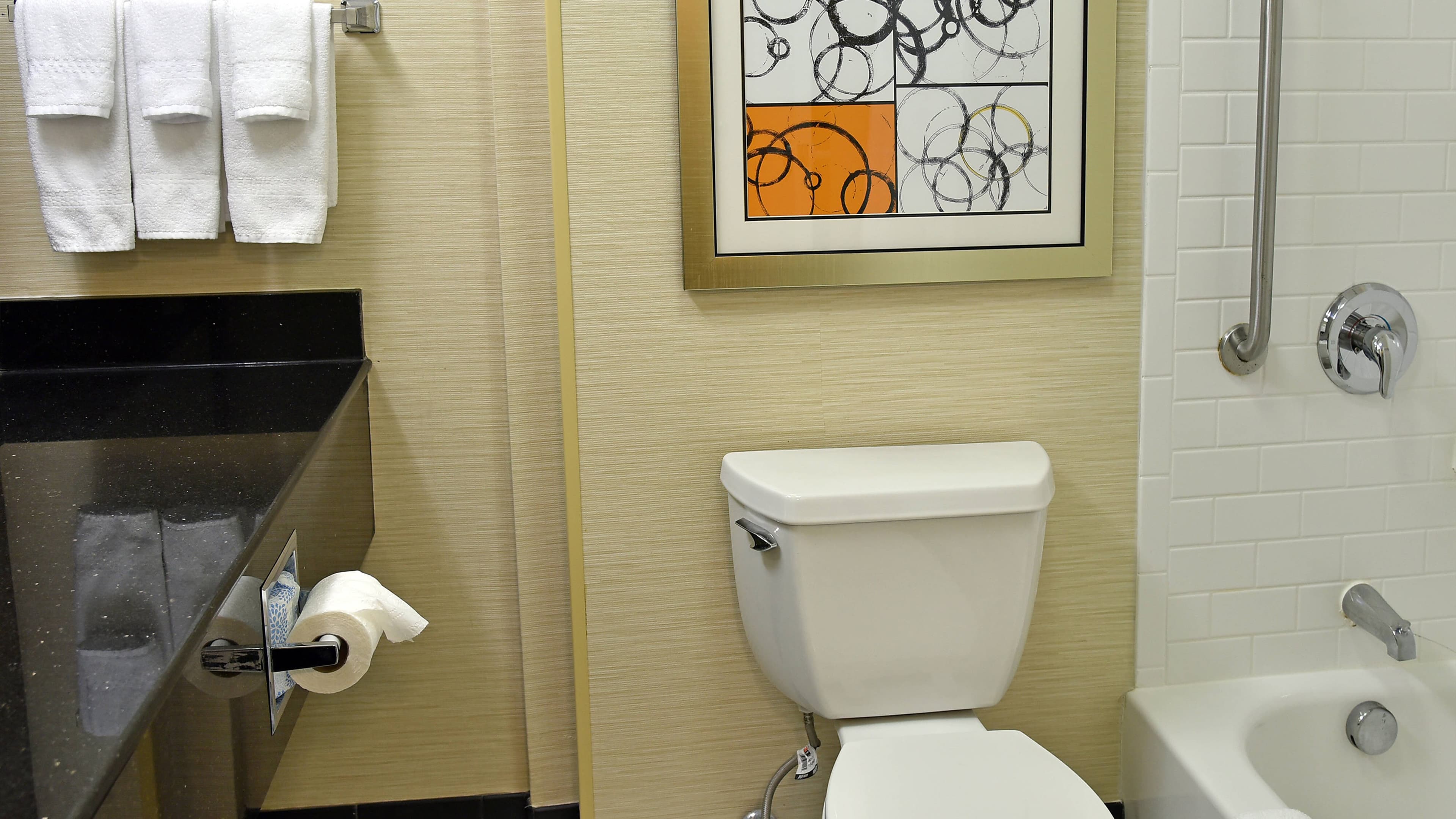 Fairfield Inn & Suites Hartford Airport - Image 5