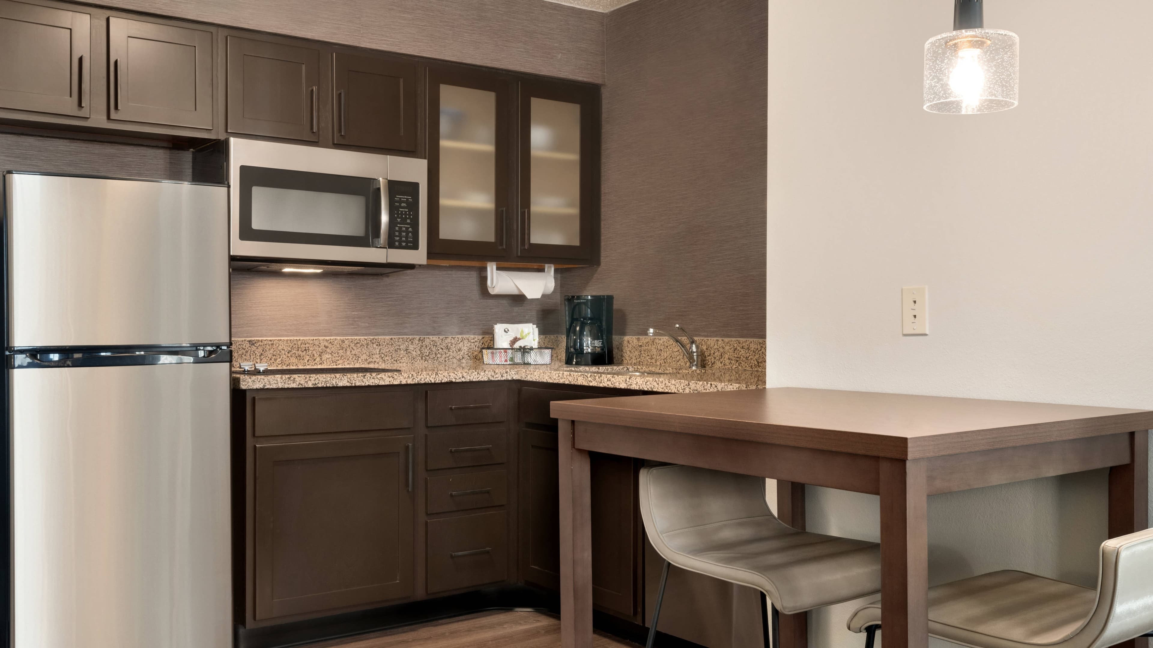 1 Bedroom Larger Suite - Image 6