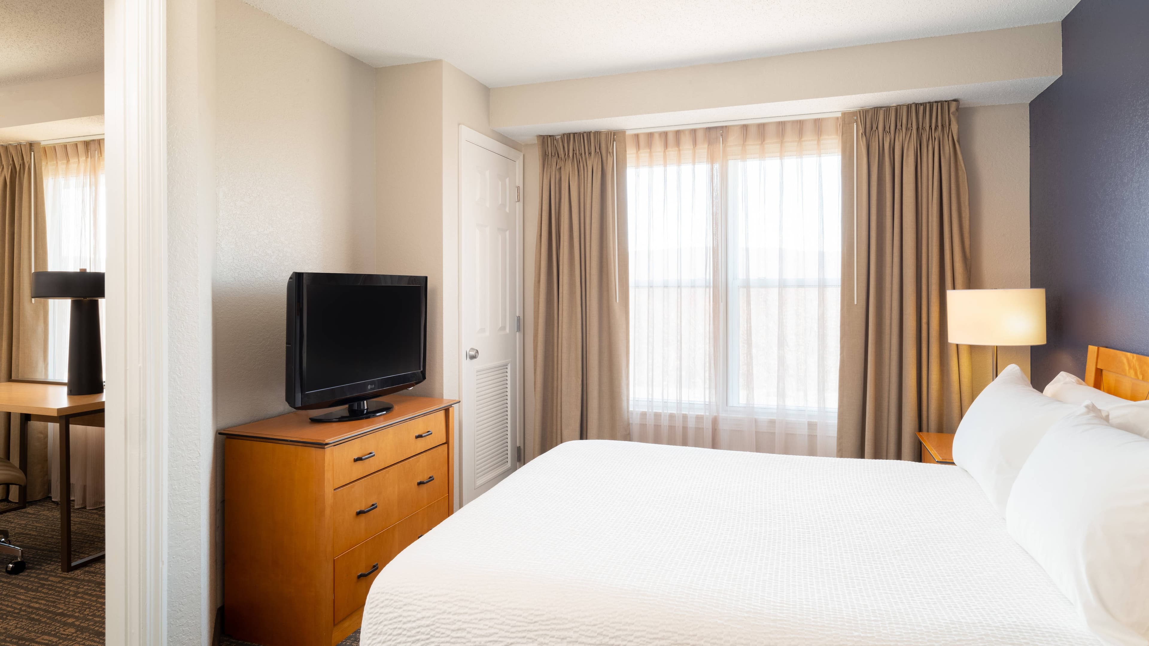 1 Bedroom Suite - Image 1