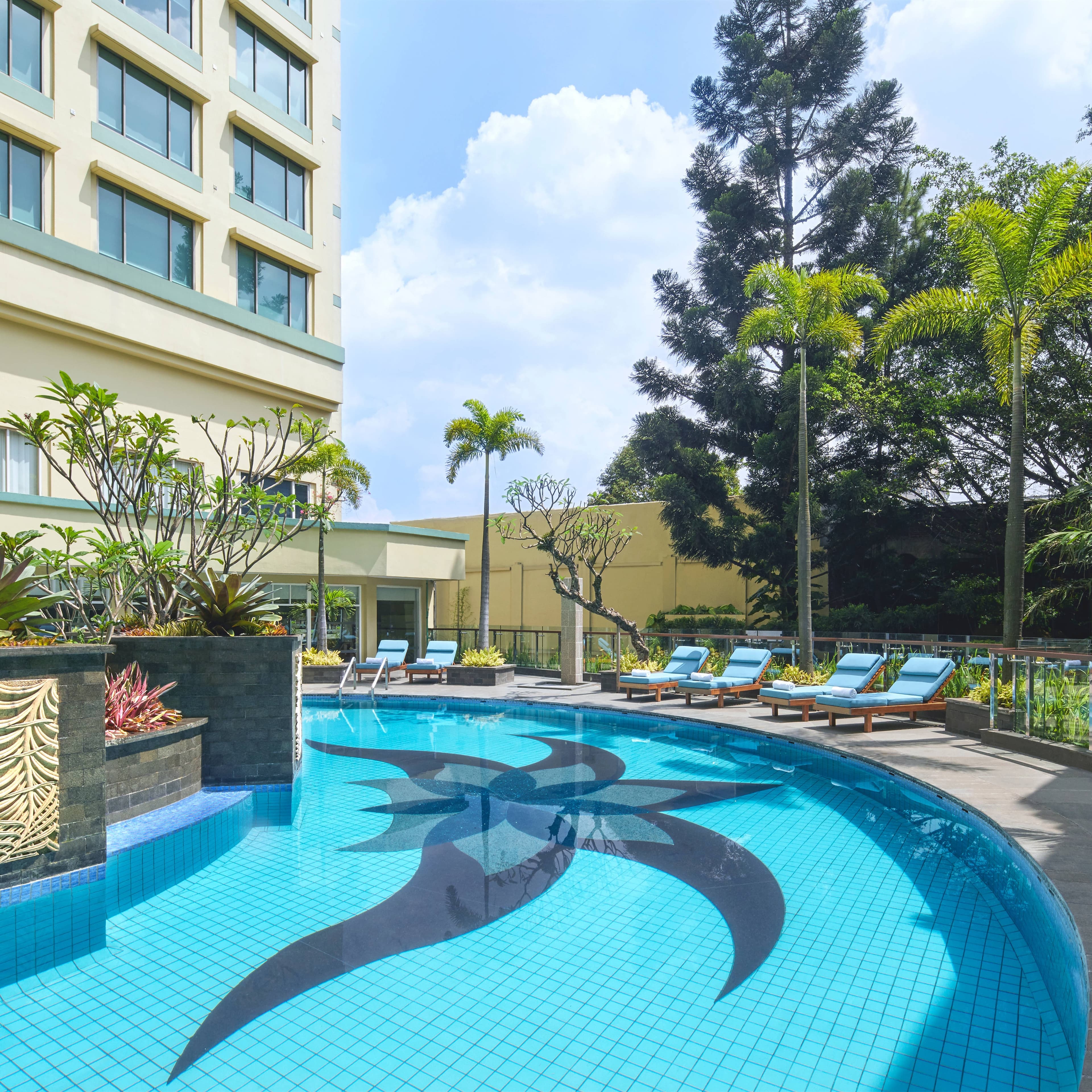 Courtyard Bandung Dago