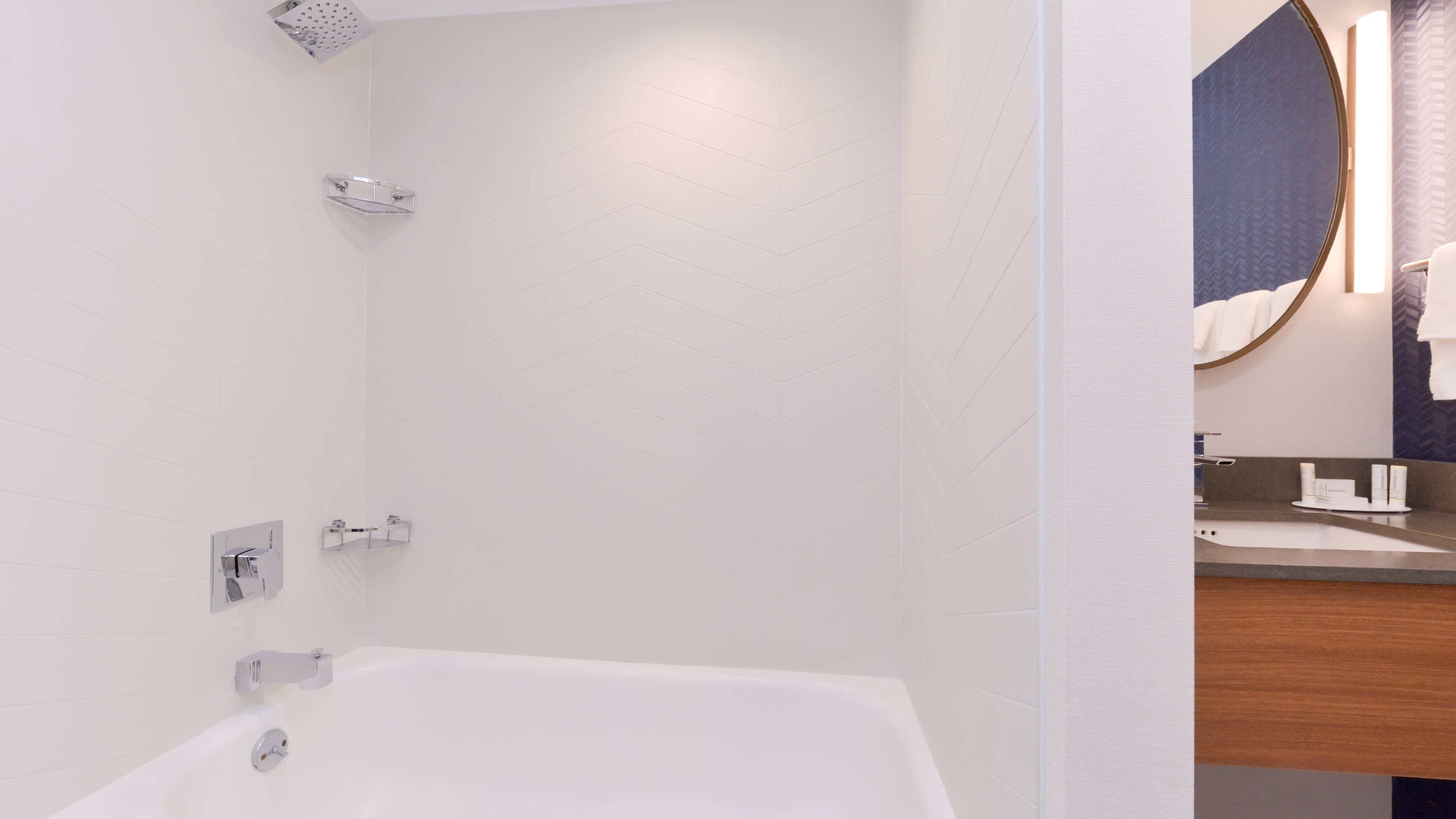 Fairfield Inn & Suites Bakersfield Central — 6