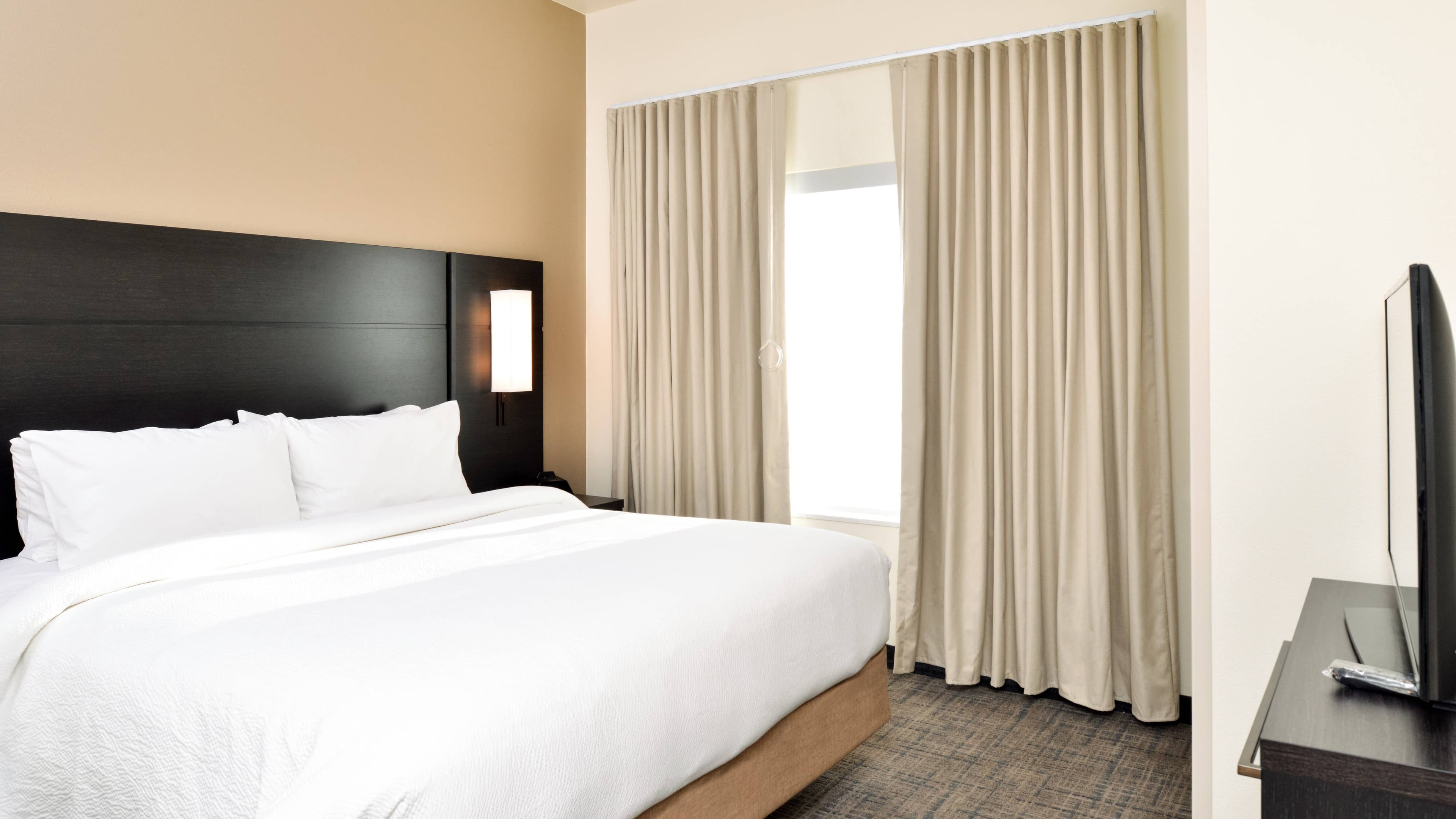 1 Bedroom Suite - Image 3