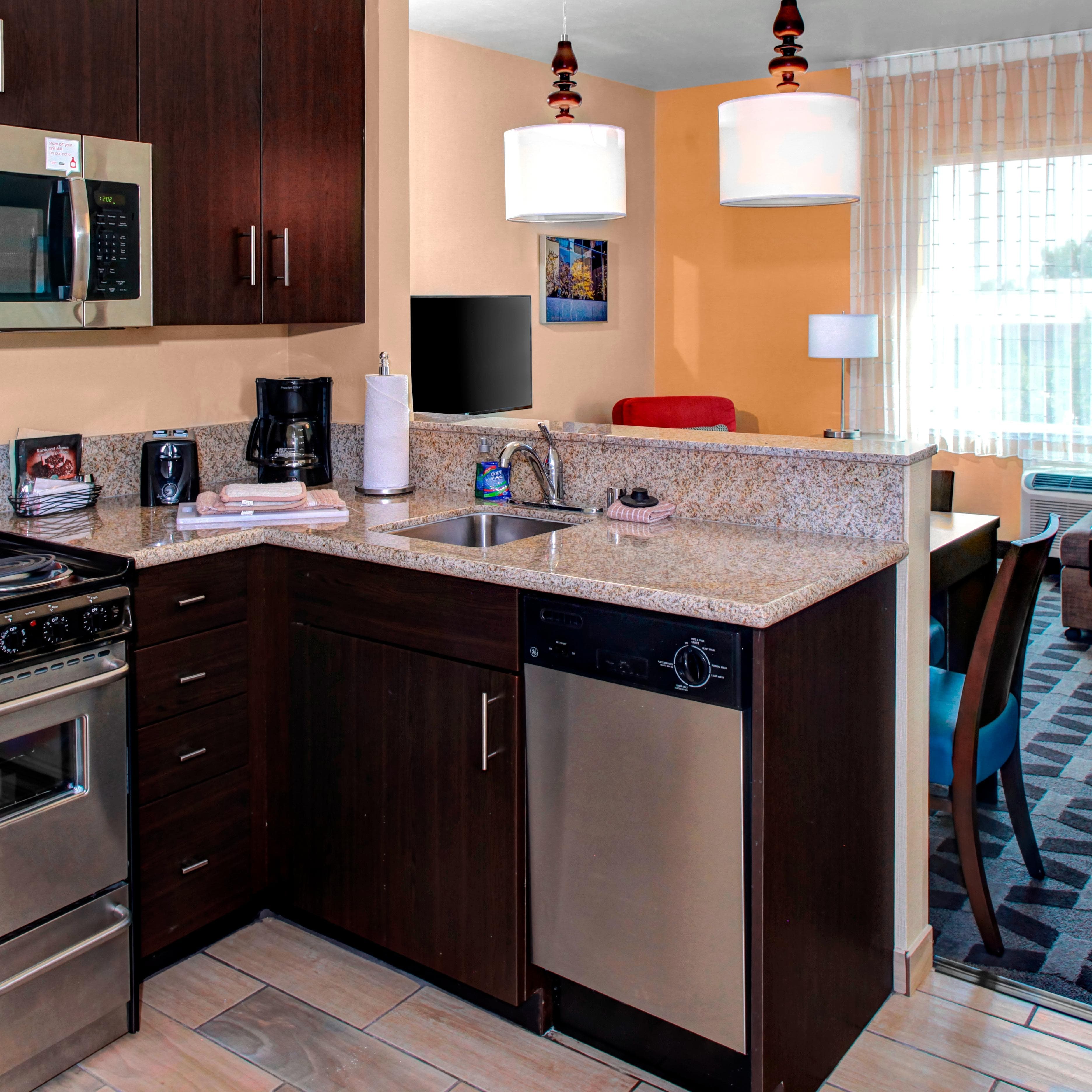 TownePlace Suites Bakersfield West - Image 1