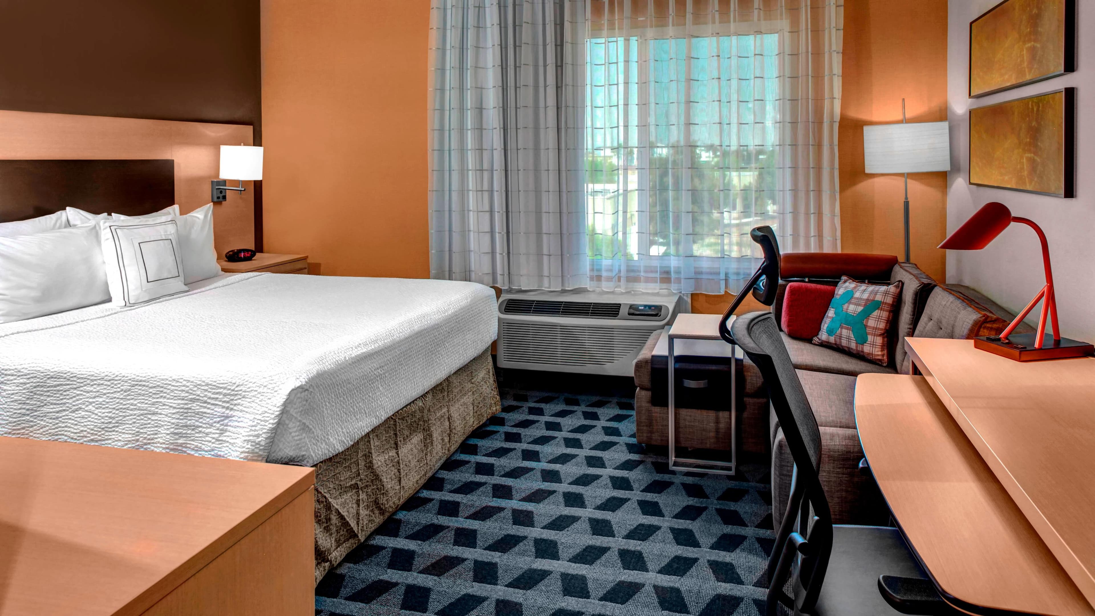 TownePlace Suites Bakersfield West - Image 2