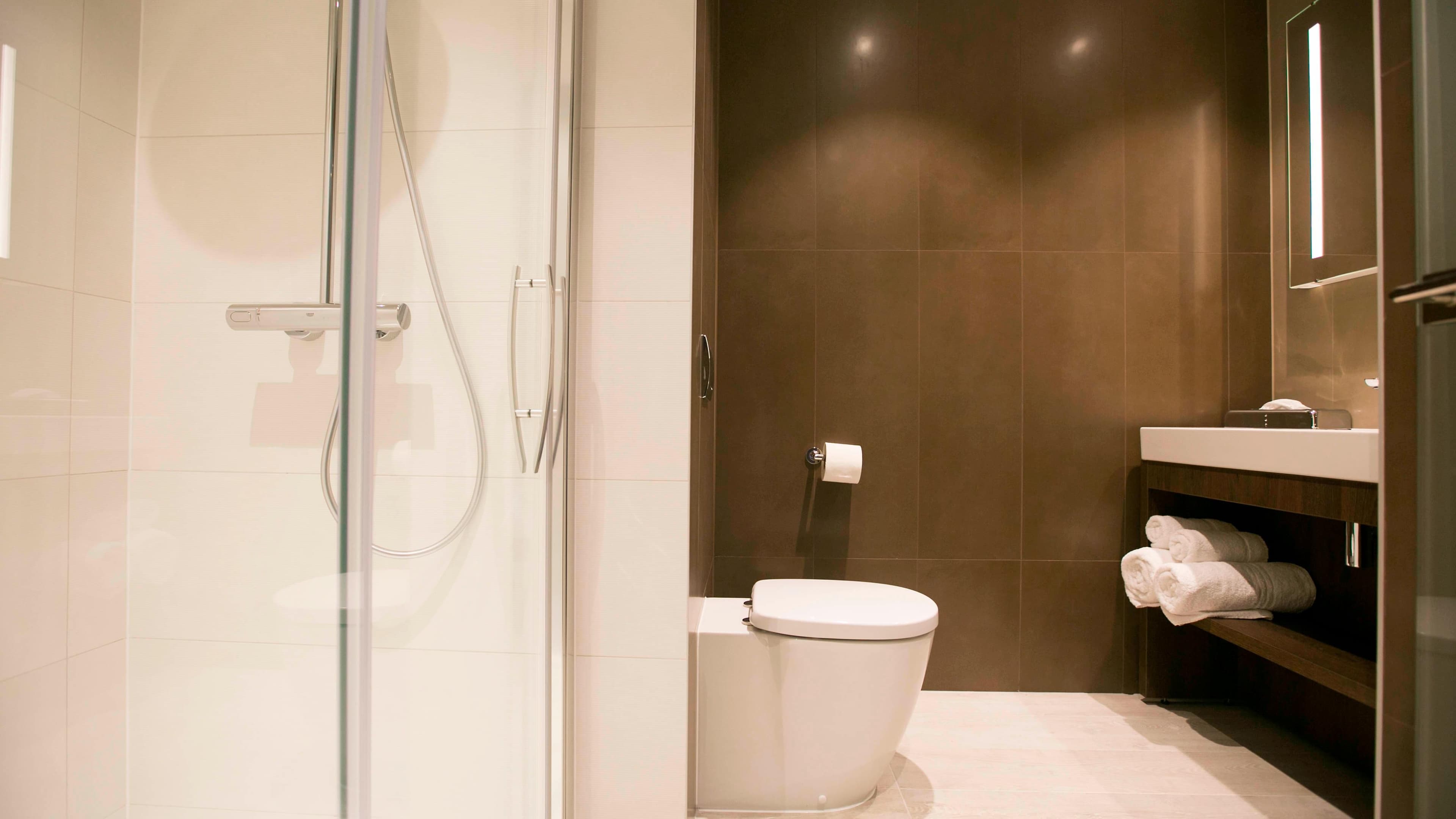 Standard Queen Room - Image 2