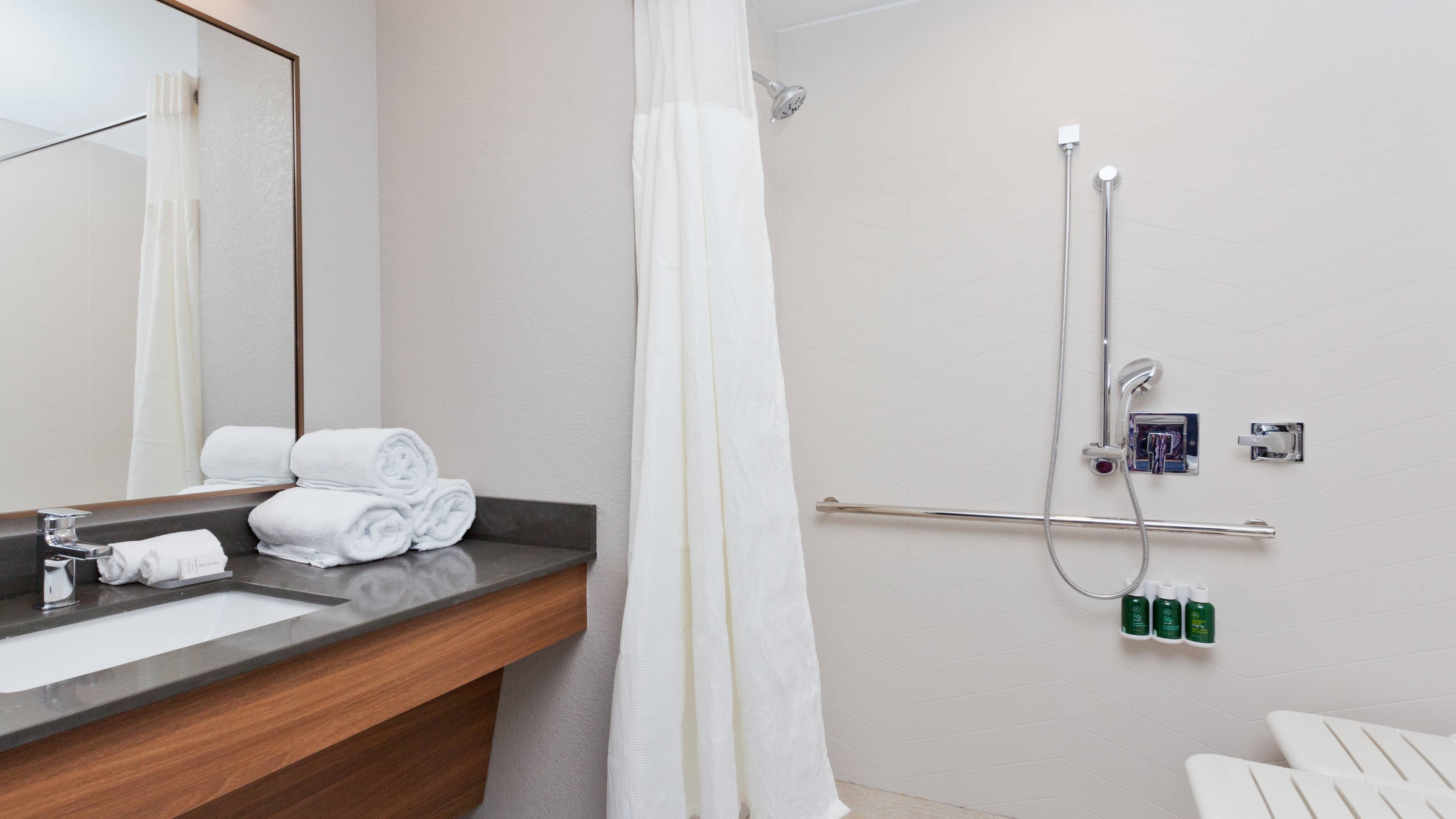 Fairfield Inn & Suites Birmingham Colonnade/Grandview - Image 2