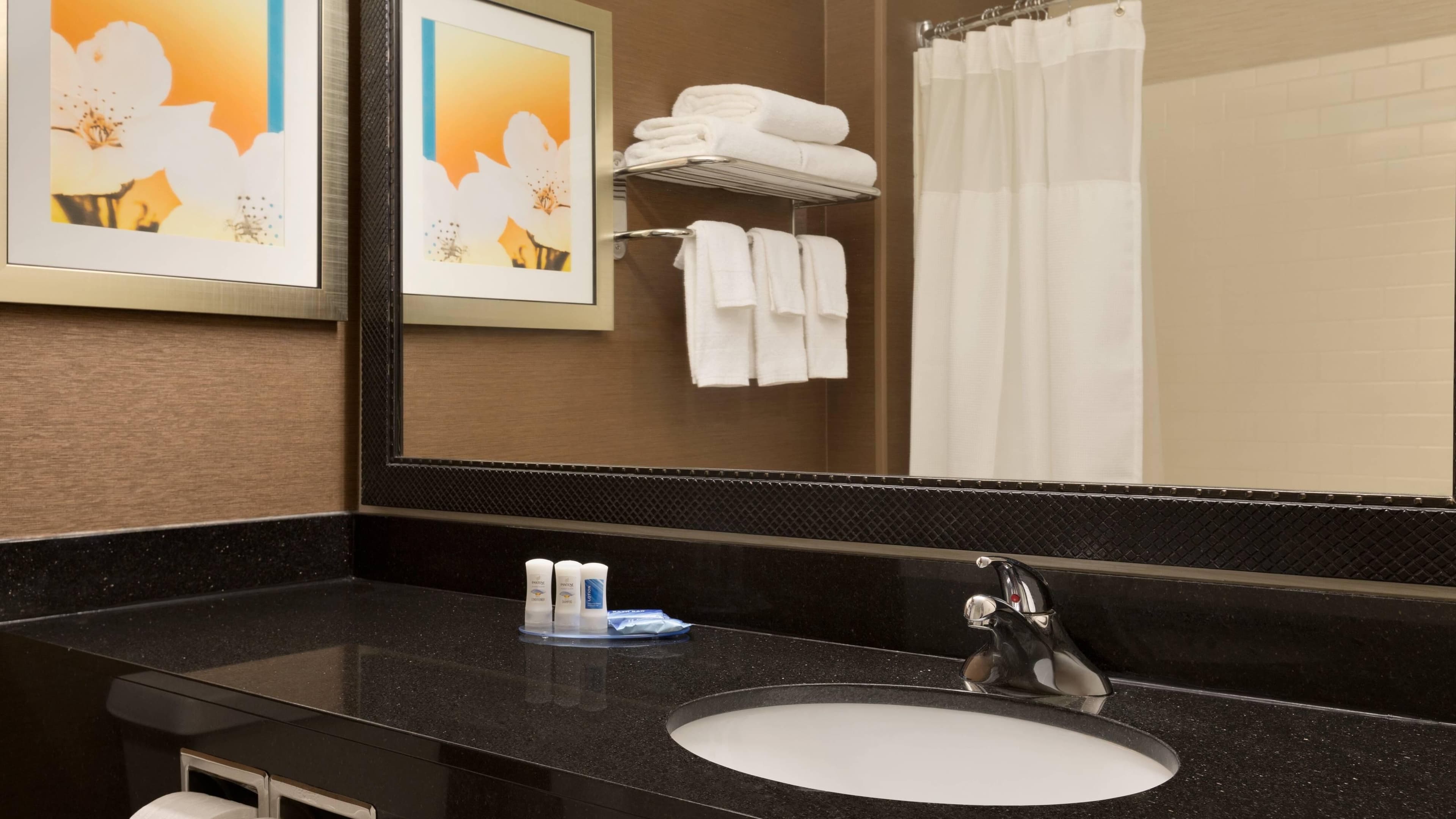 Fairfield Inn & Suites Bismarck North - Image 5