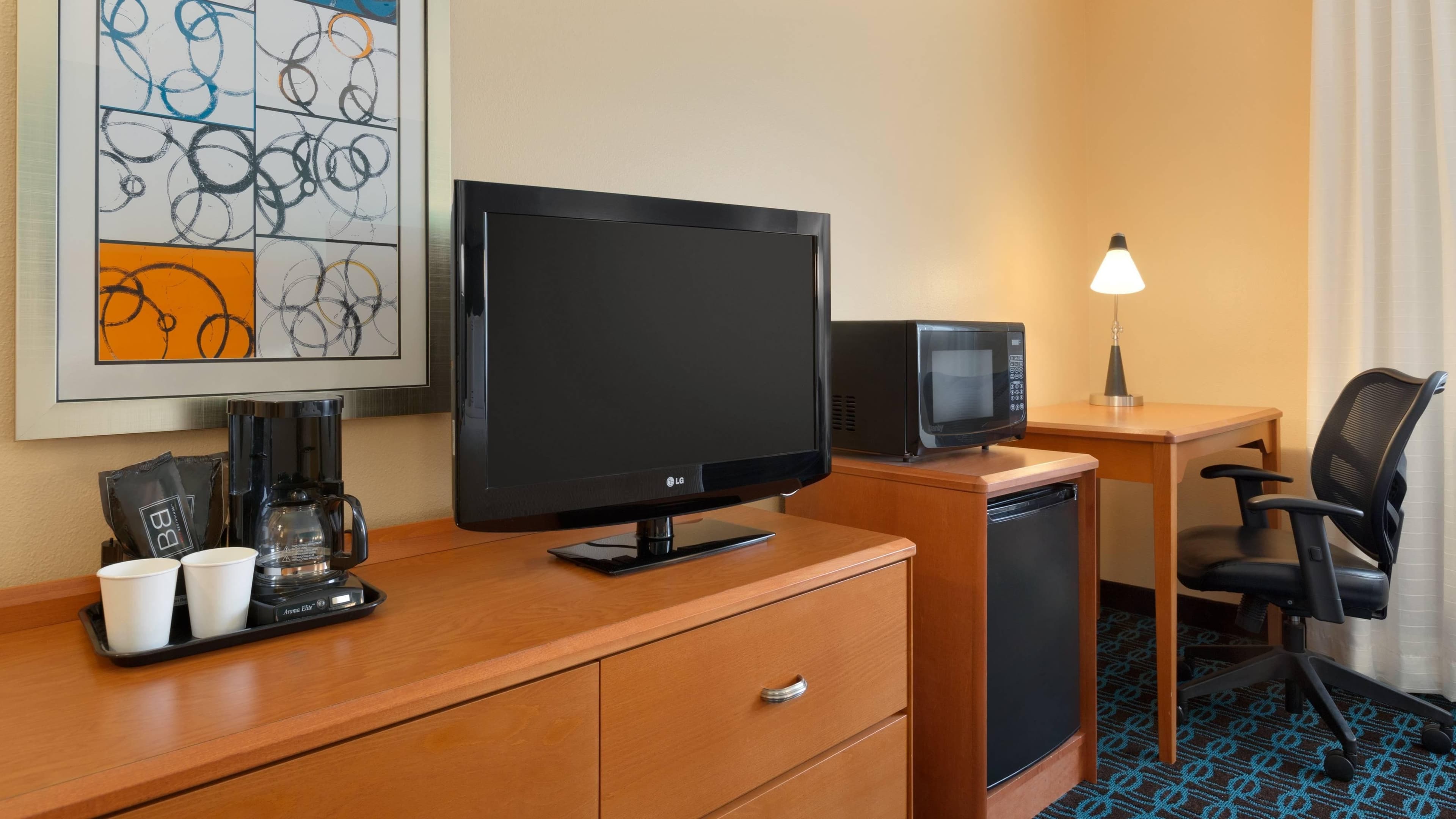 Fairfield Inn & Suites Bismarck North - Image 4
