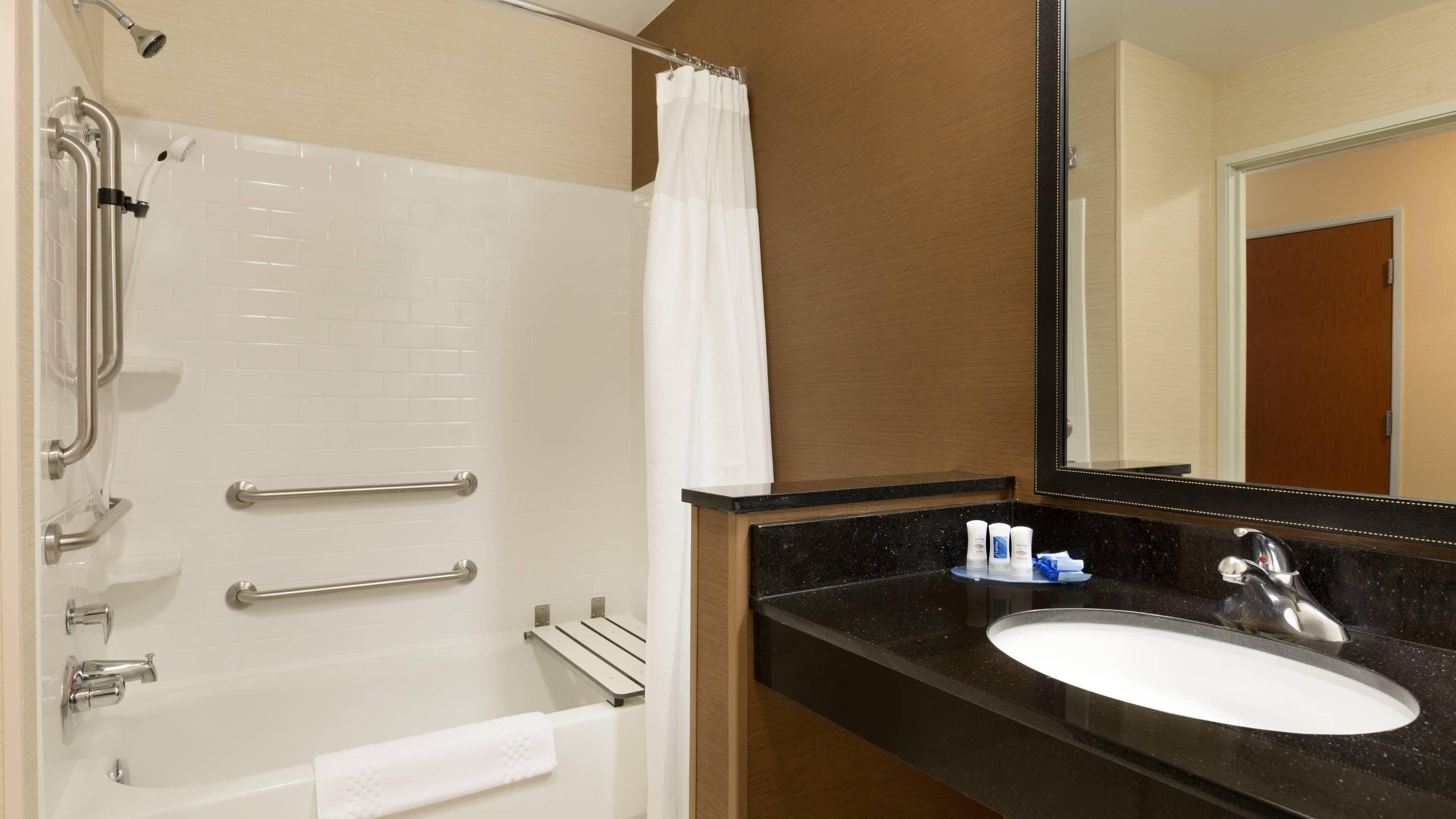 Fairfield Inn & Suites Bismarck South — 7