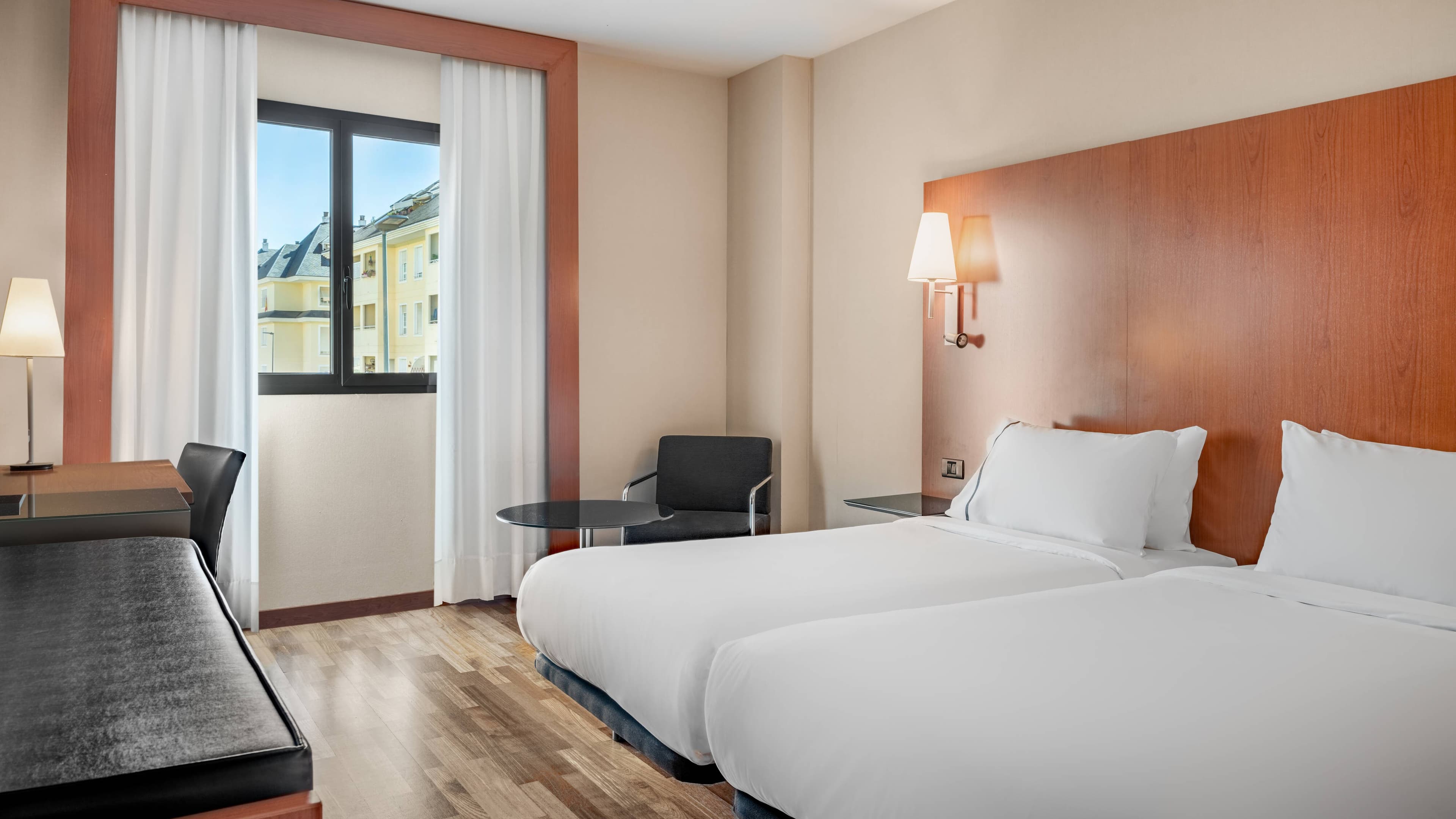 AC Hotel Badajoz - Image 2