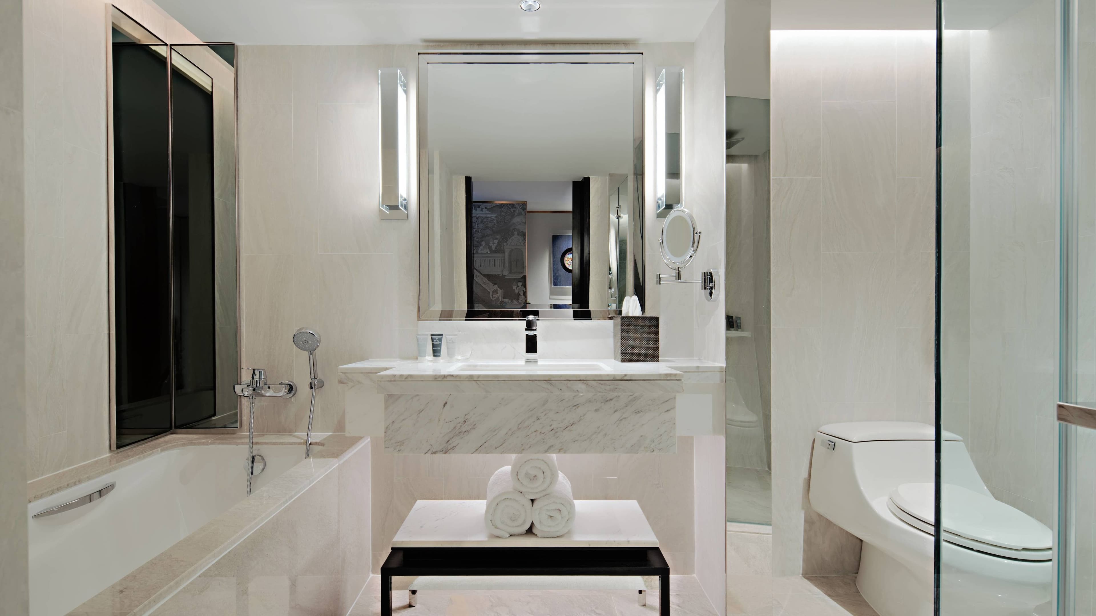 Executive lounge access - Image 3