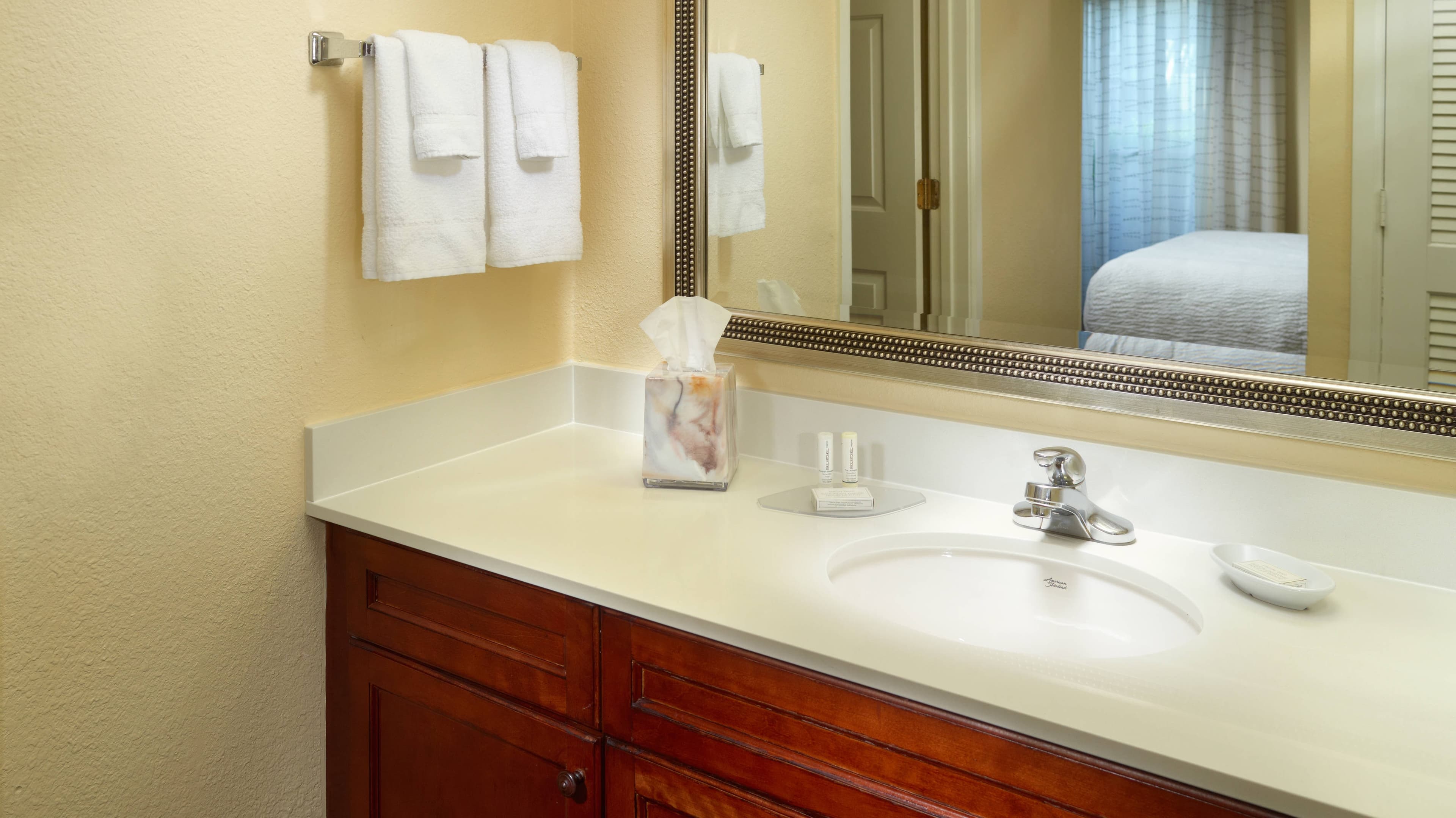 2 Bedroom Bi-level Suite - Image 4