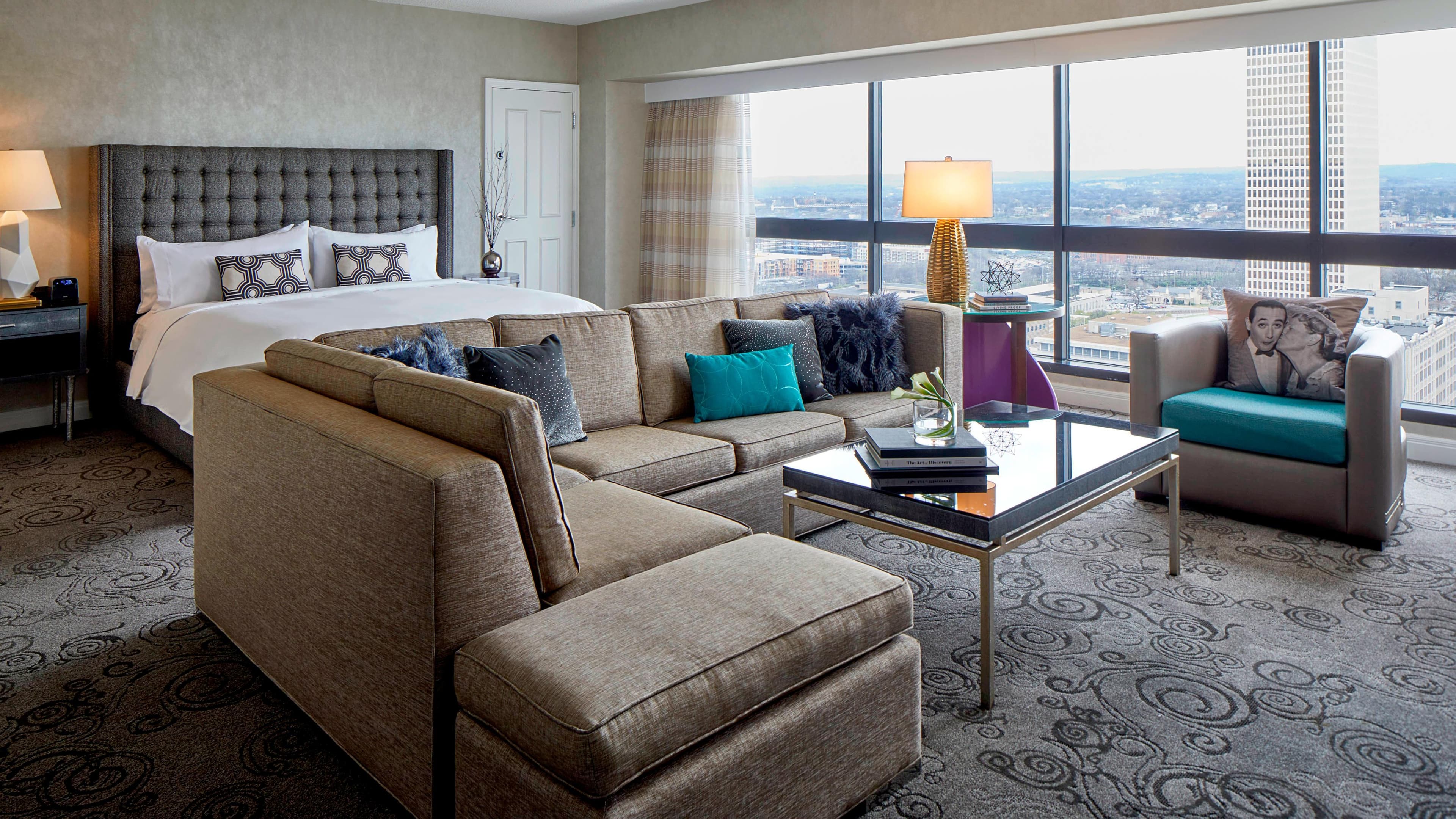 Holiday Inn & Suites Nashville Downtown - Broadway — 53