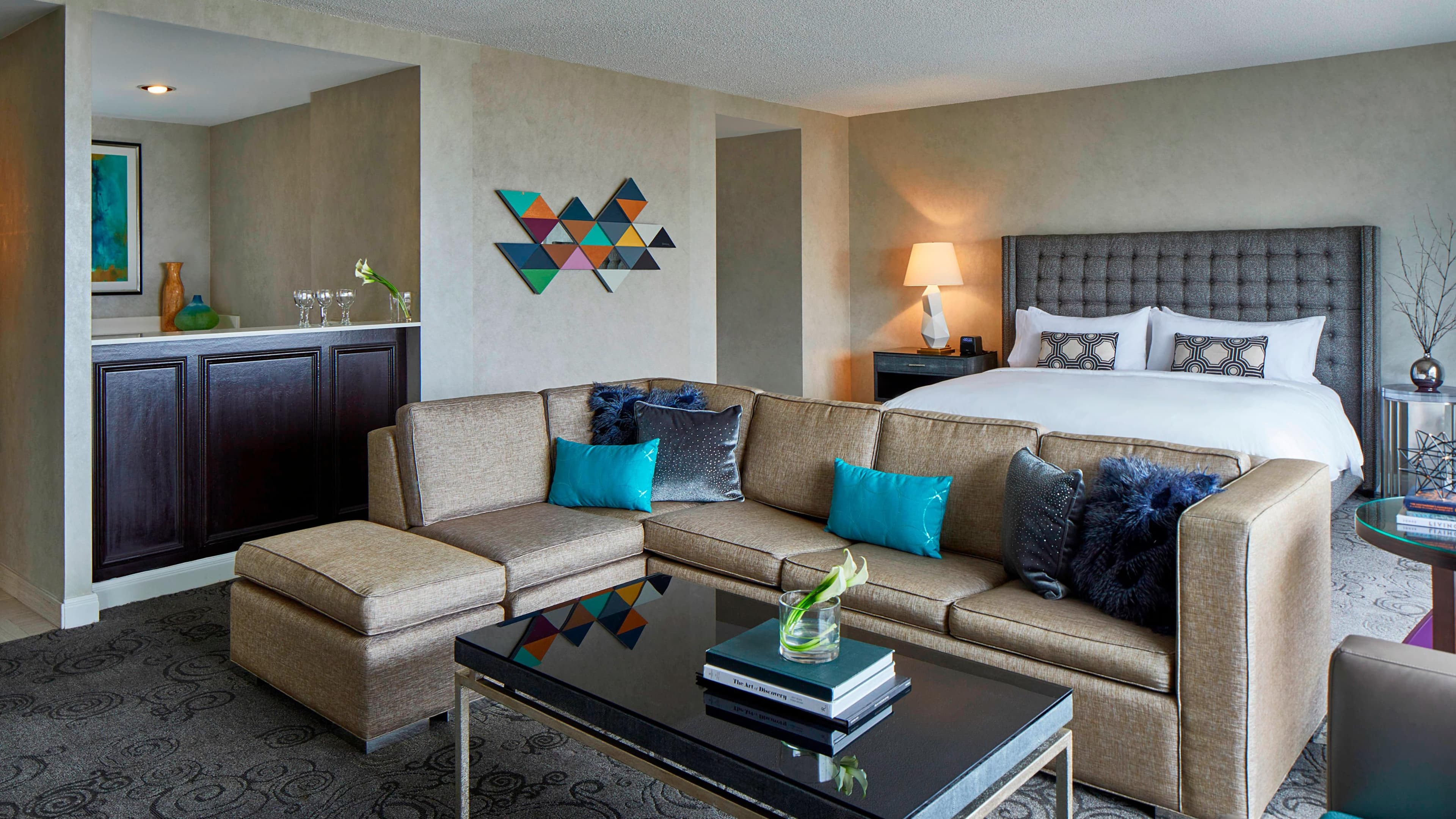 Holiday Inn & Suites Nashville Downtown - Broadway — 54