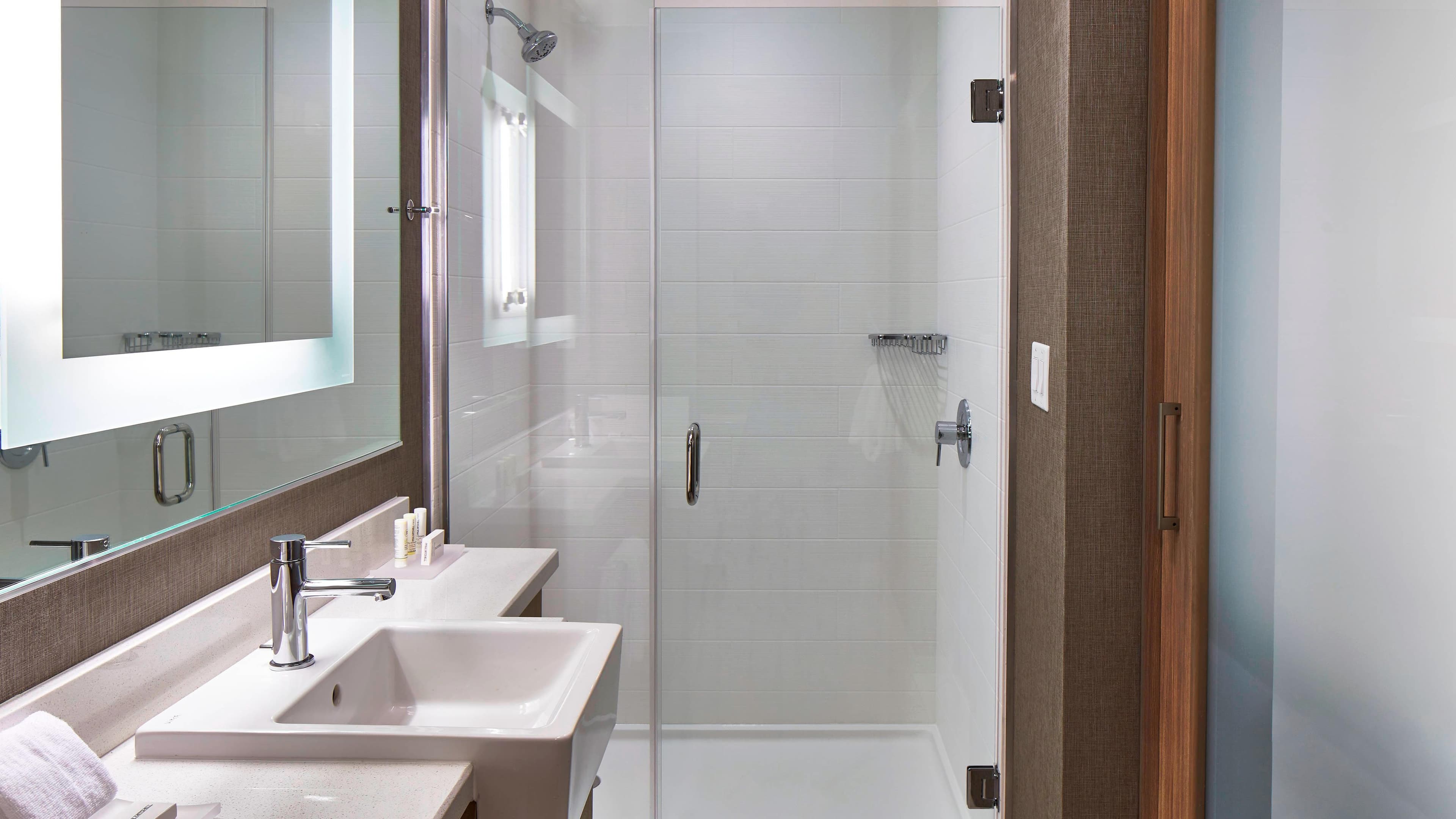 SpringHill Suites Nashville Downtown/Convention Center - Image 5