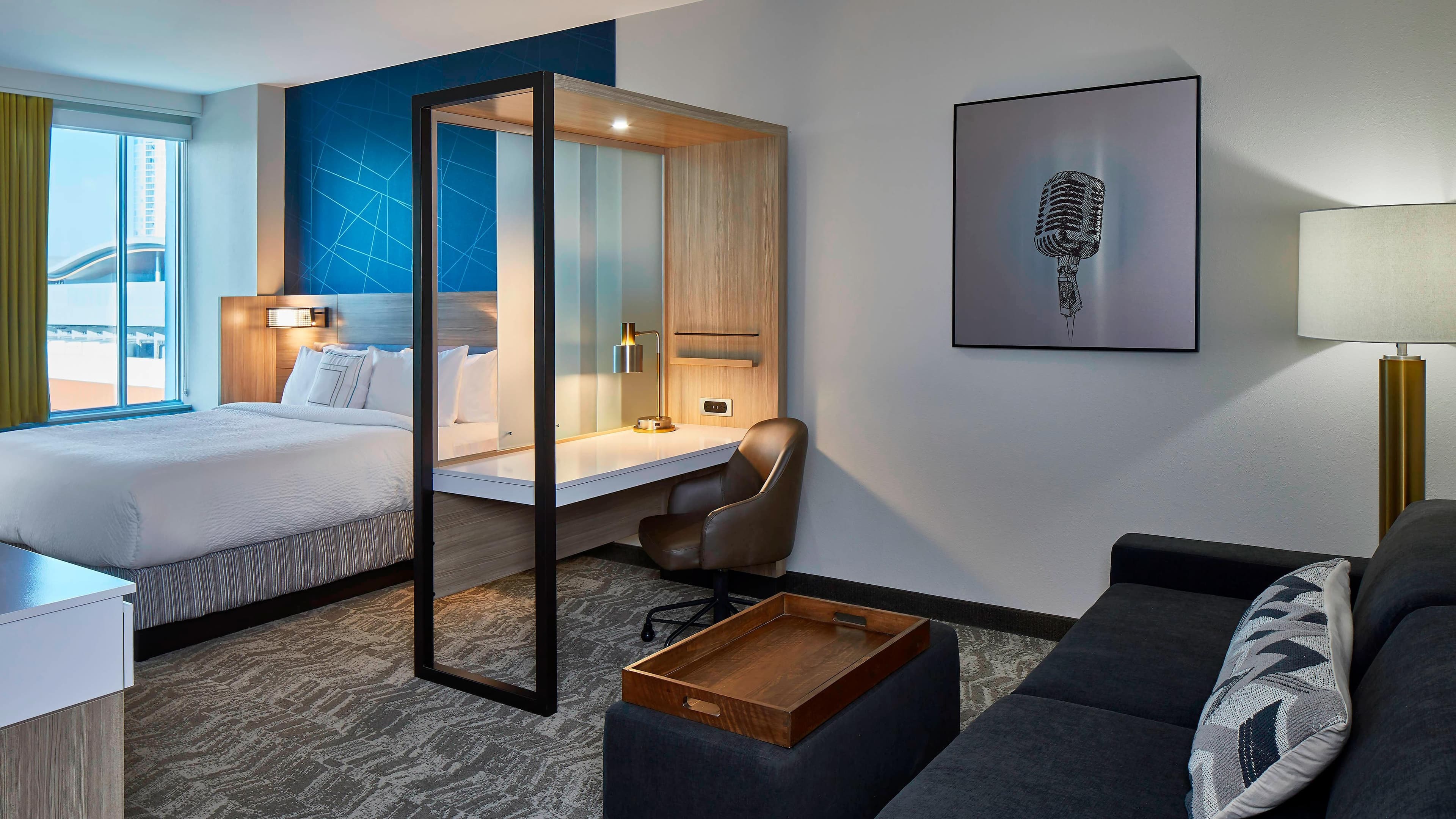 SpringHill Suites Nashville Downtown/Convention Center - Image 2
