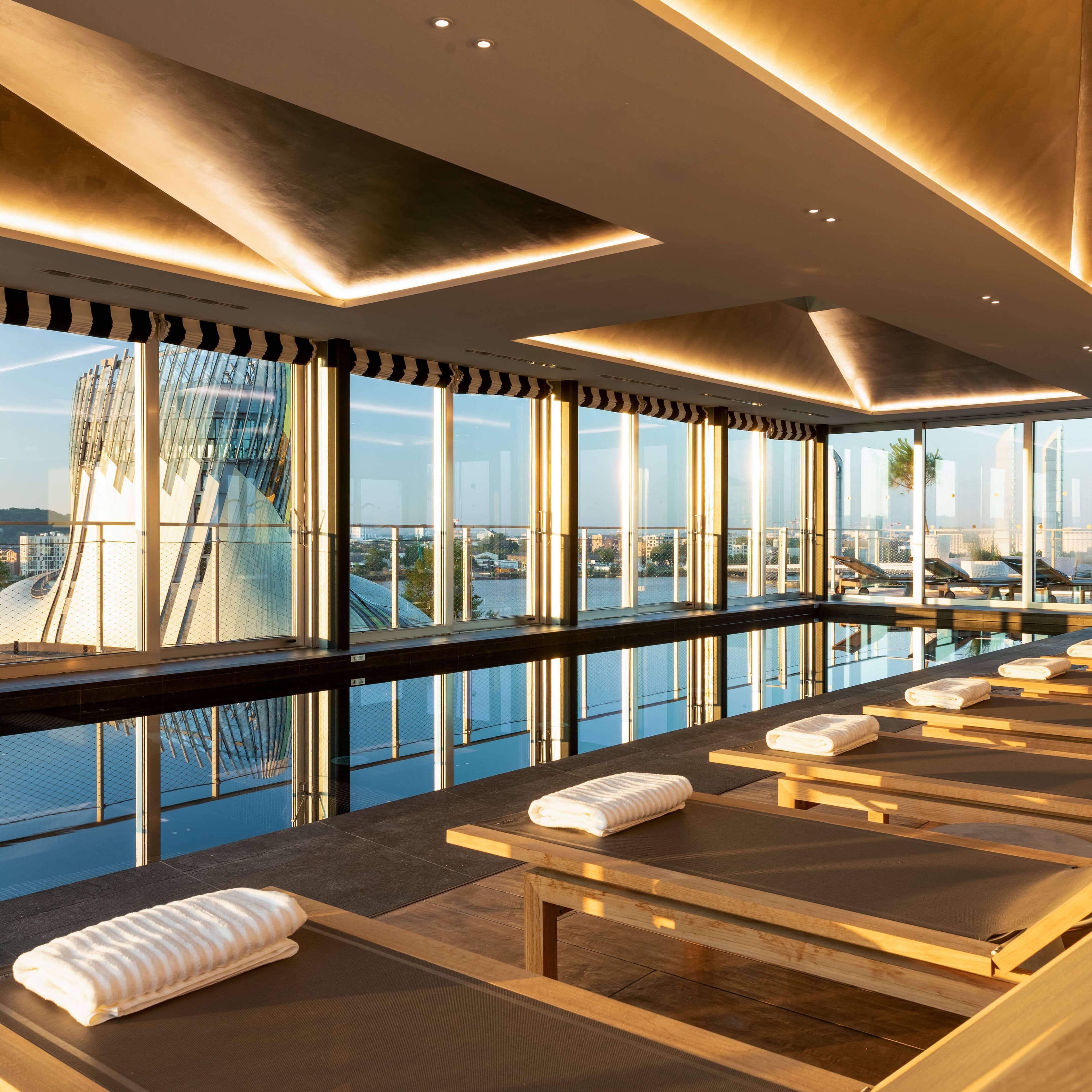 Renaissance Bordeaux Hotel - Image 1