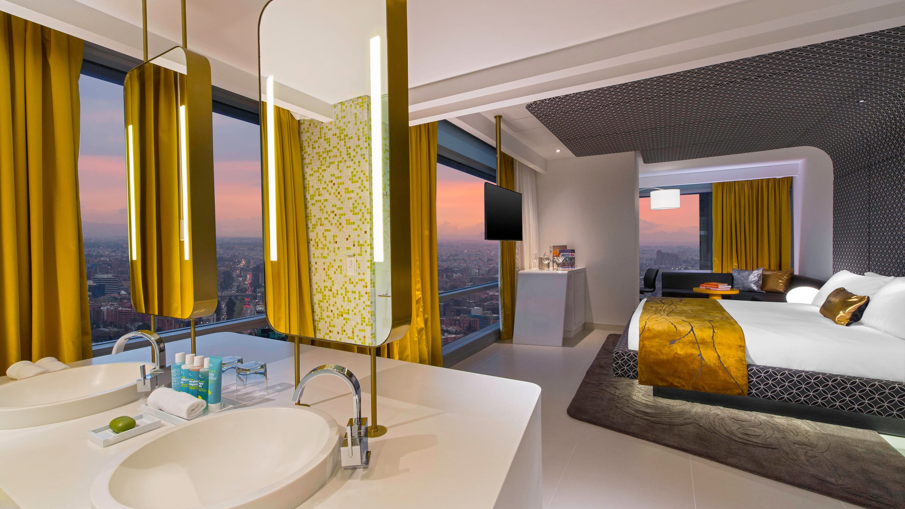 Premier Suite - Image 3