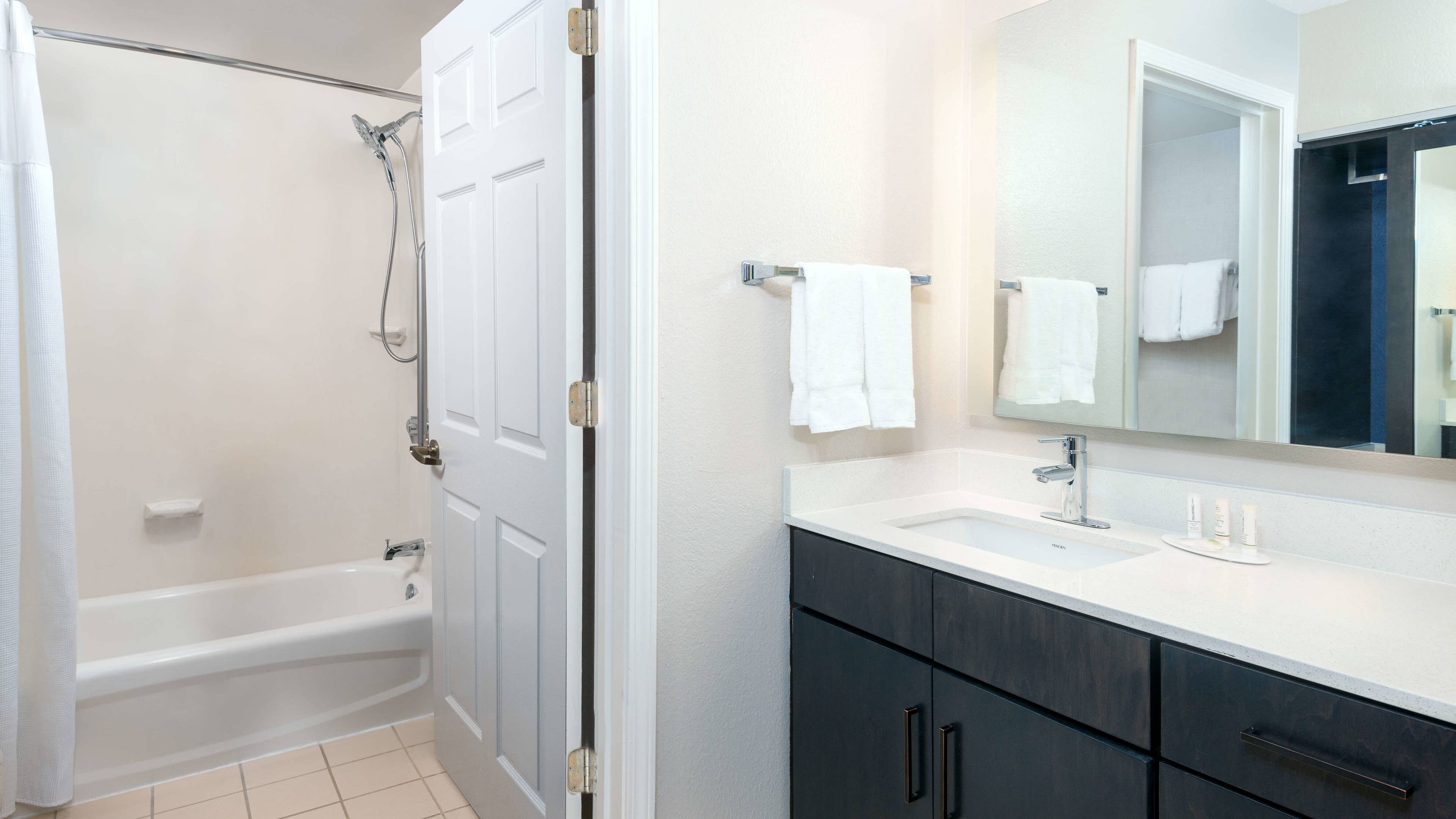 1 Bedroom Suite - Image 6