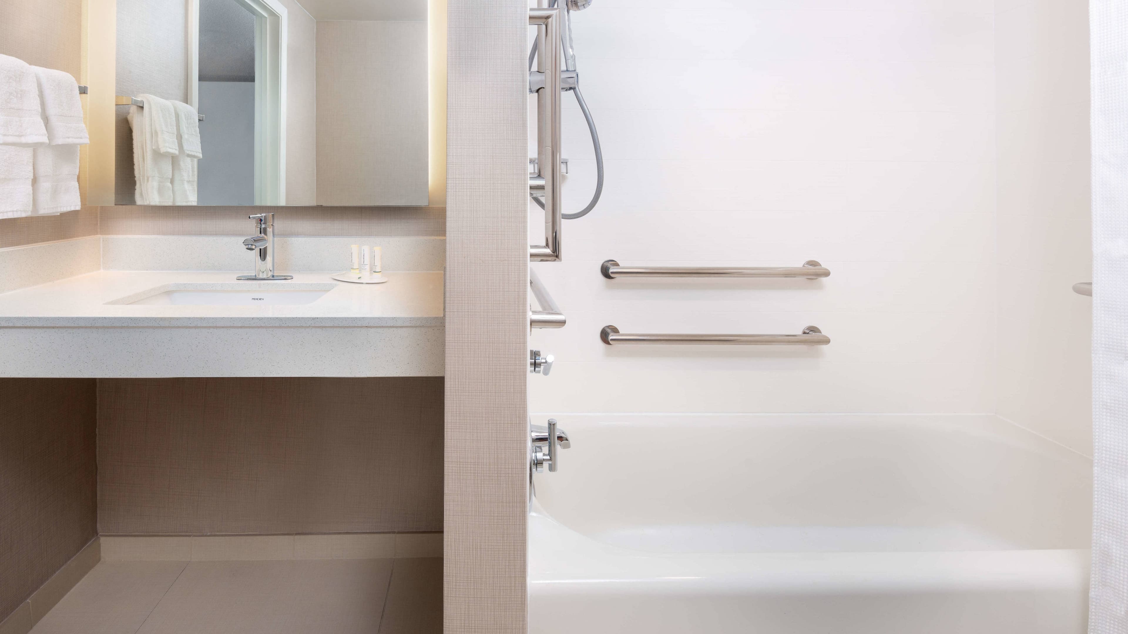 1 Bedroom Suite - Image 7