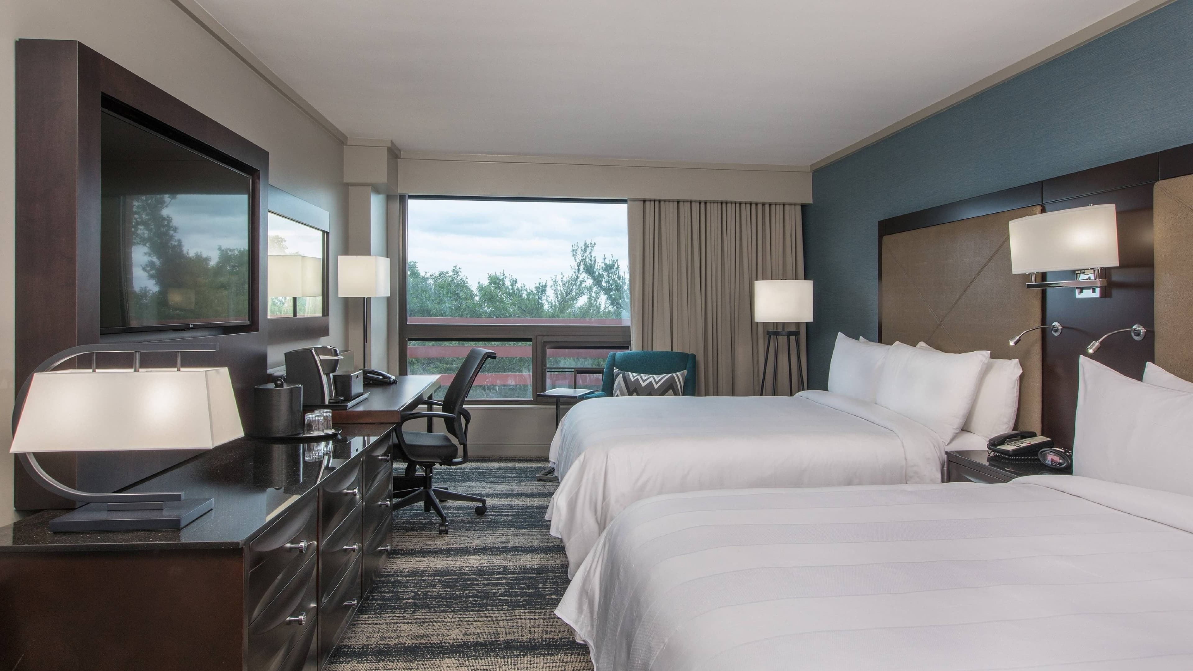 Boston Marriott Burlington - Image 2