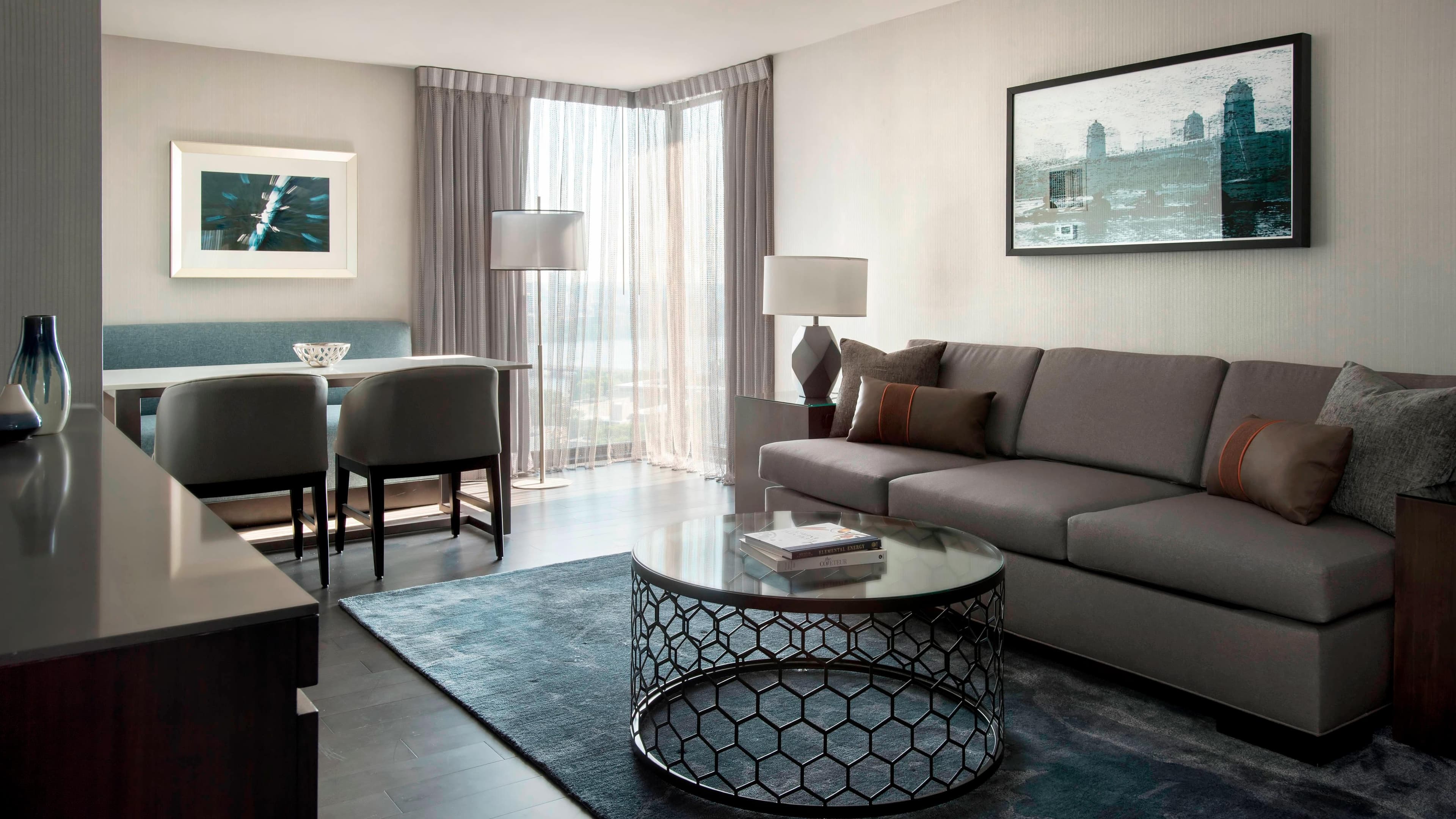 Holiday Inn Express & Suites Boston - Cambridge — 40