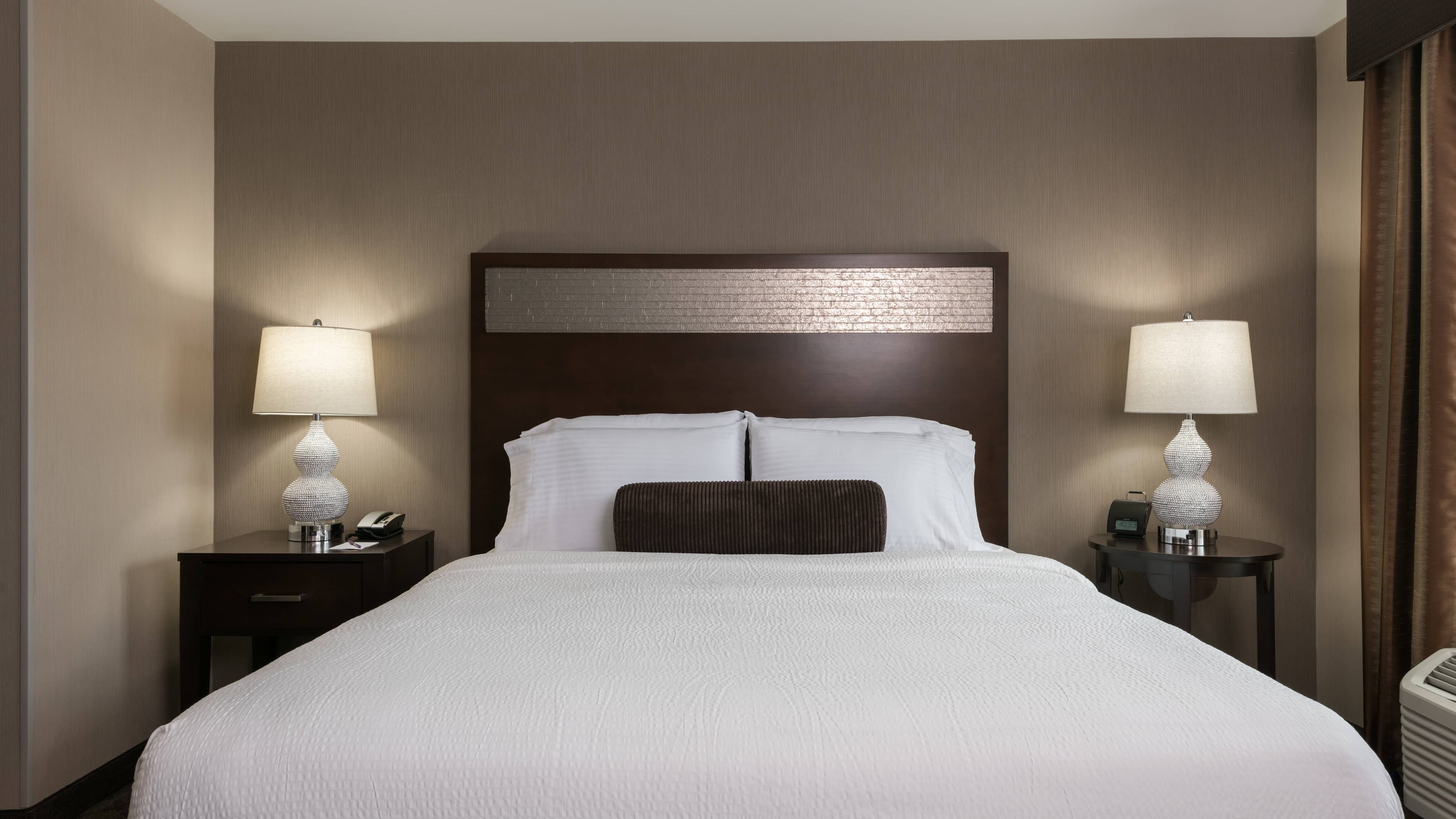 1 Bedroom Suite - Image 3