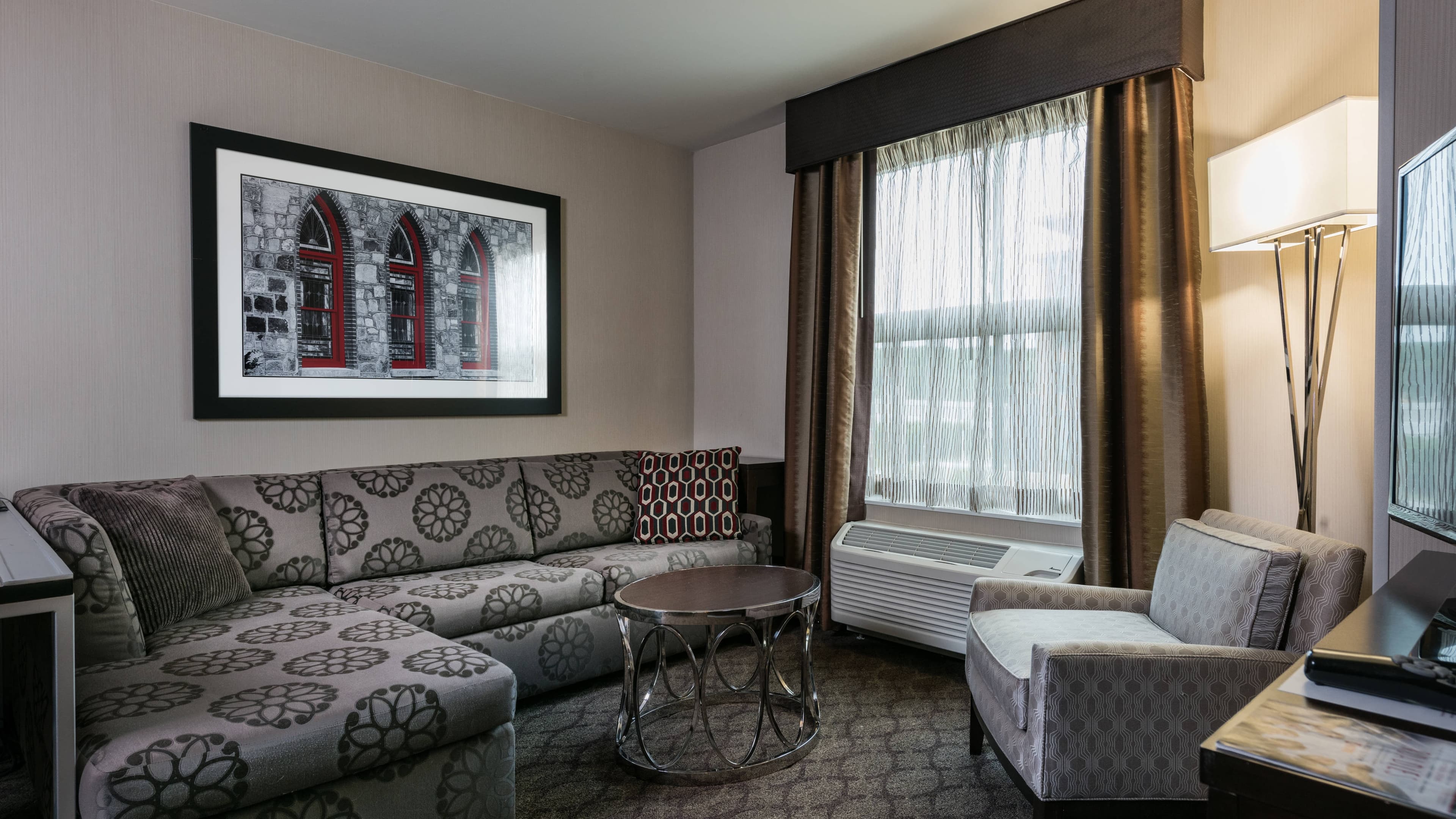 1 Bedroom Suite - Image 2