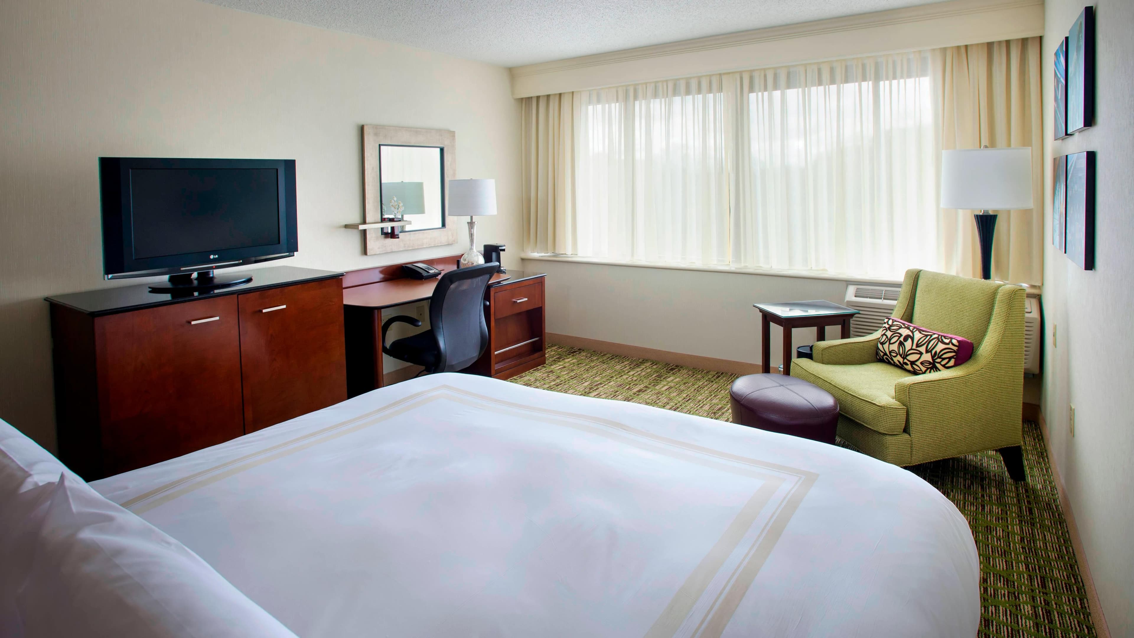 Holiday Inn & Suites Boston-Peabody — 20