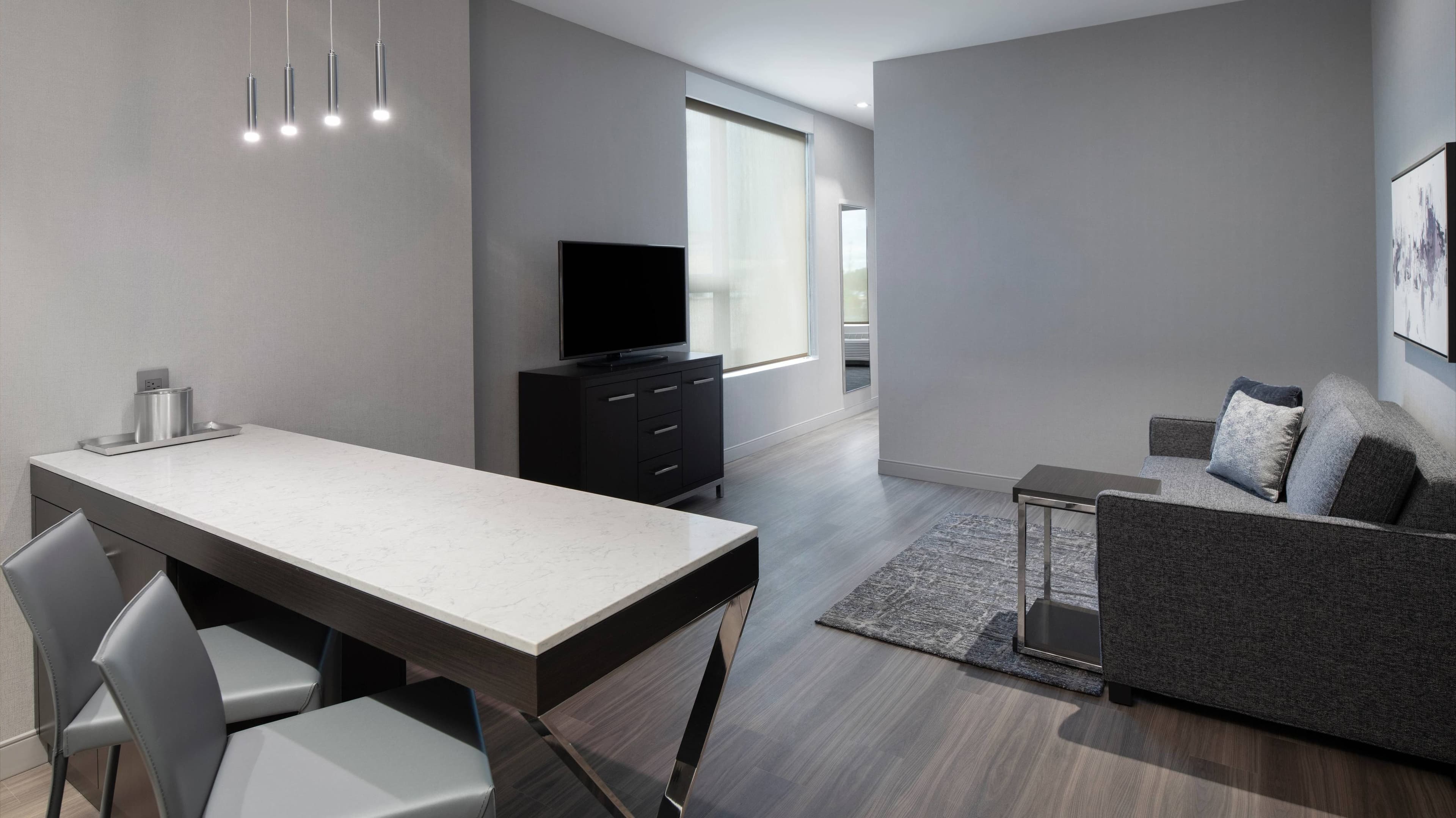 1 Bedroom Suite - Image 6