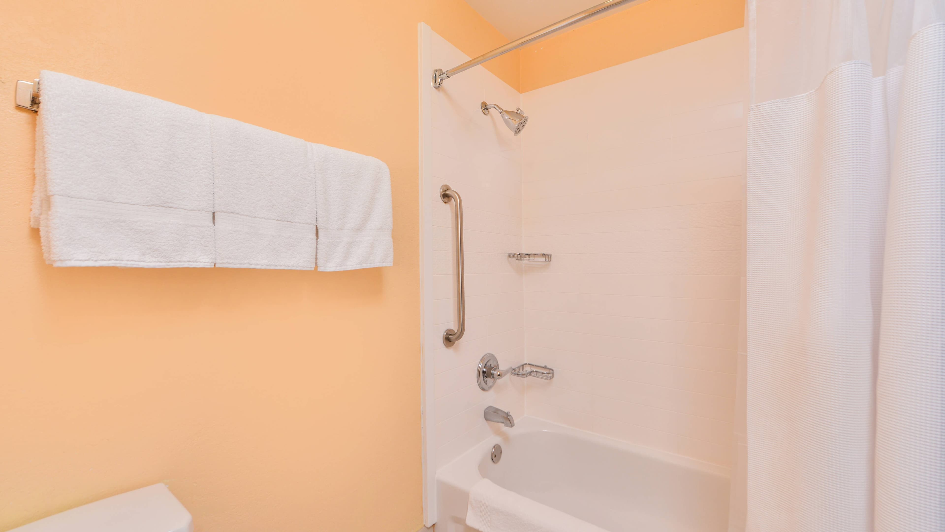Fairfield Inn & Suites Beaumont - Image 4