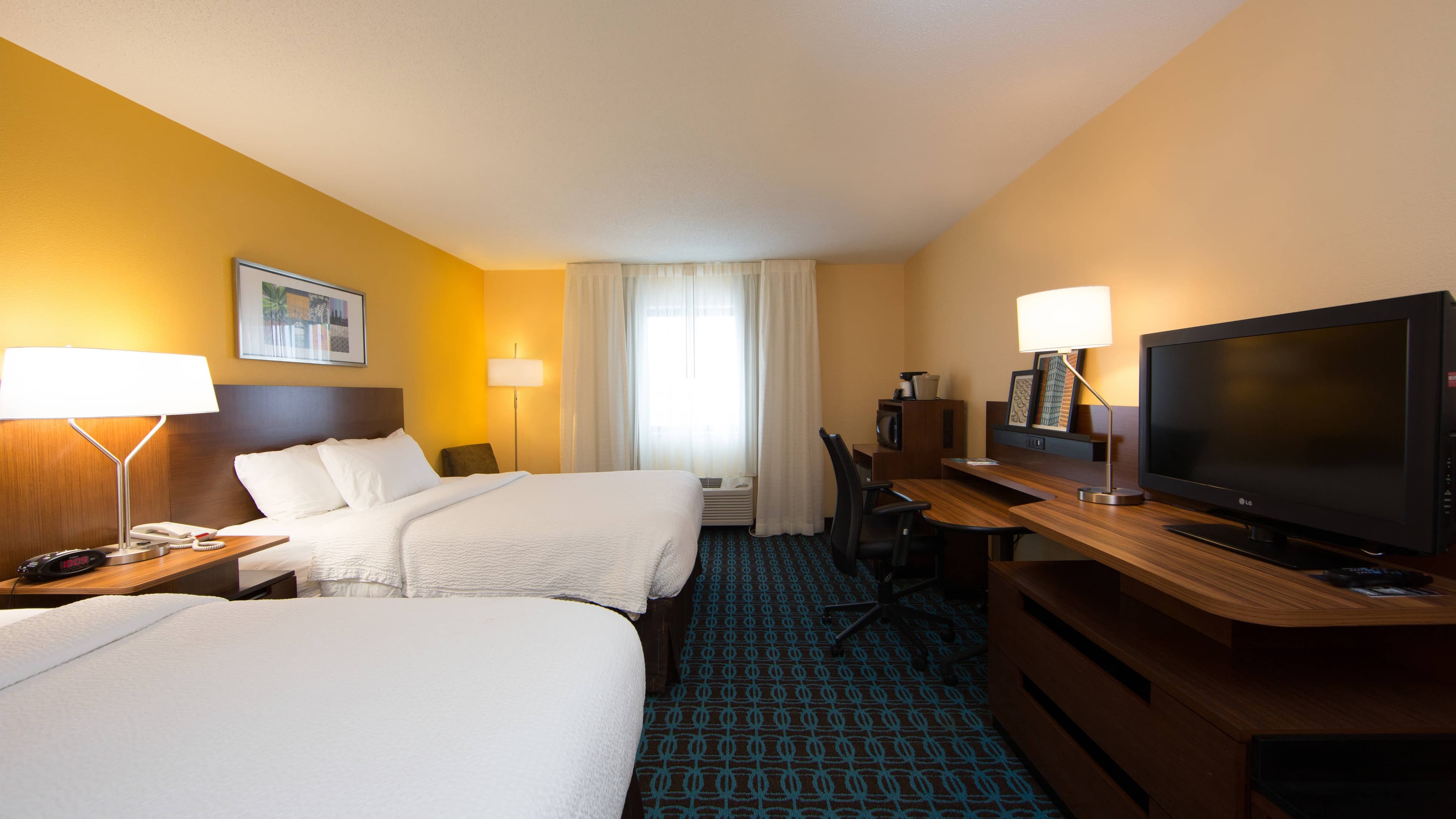 Fairfield Inn & Suites Burlington - Image 3